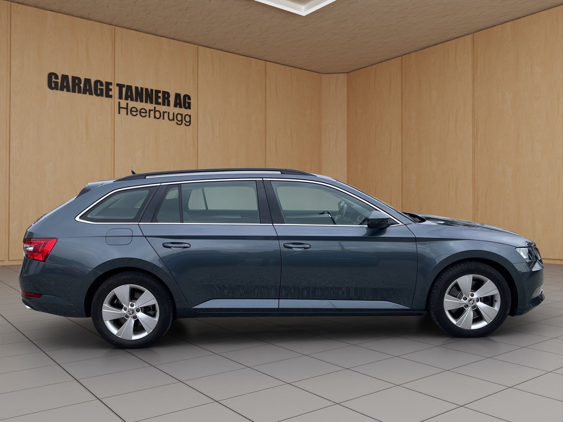 SKODA Superb Combi 2.0 TSI Ambition DSG 4x4-showroom-element-3