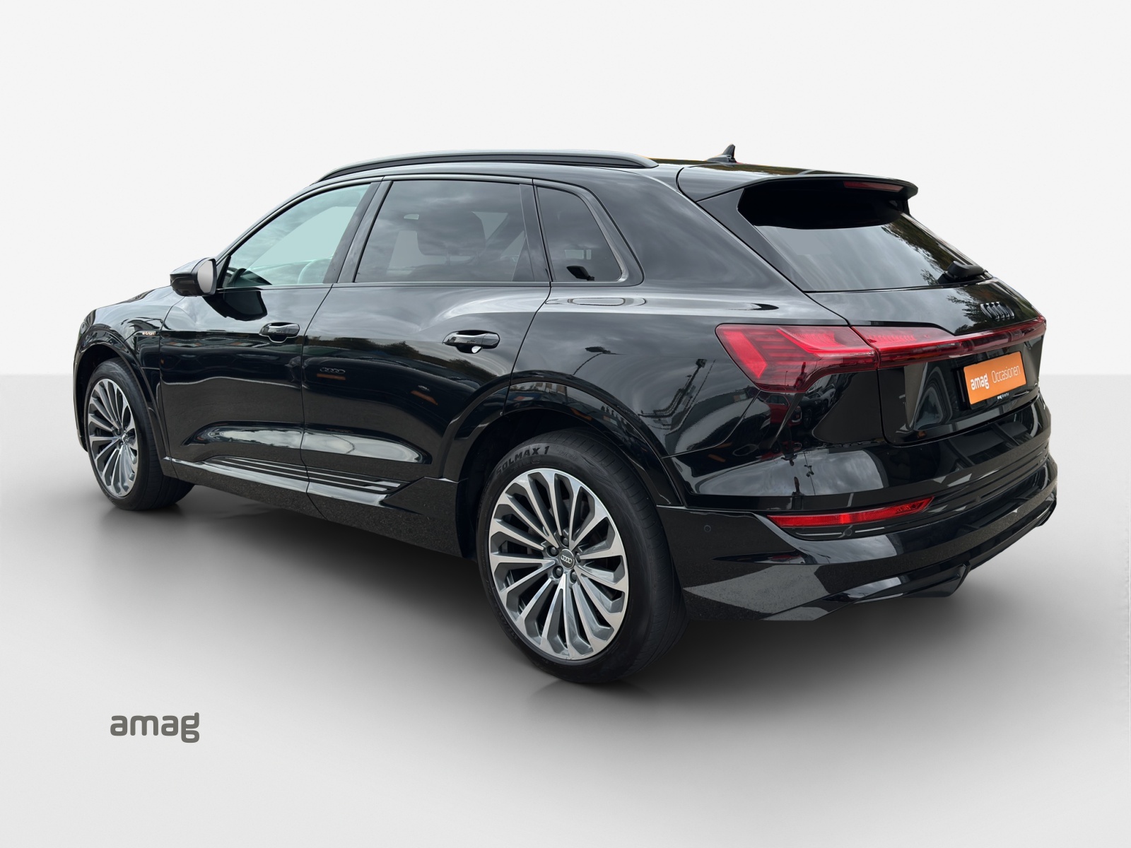AUDI e-tron 55 S Line quattro-showroom-element-2