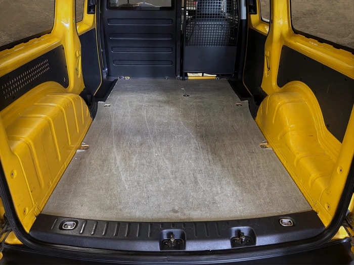 VW VW Caddy 2.0TDI 4Motion BlueMotion Technology-image-9