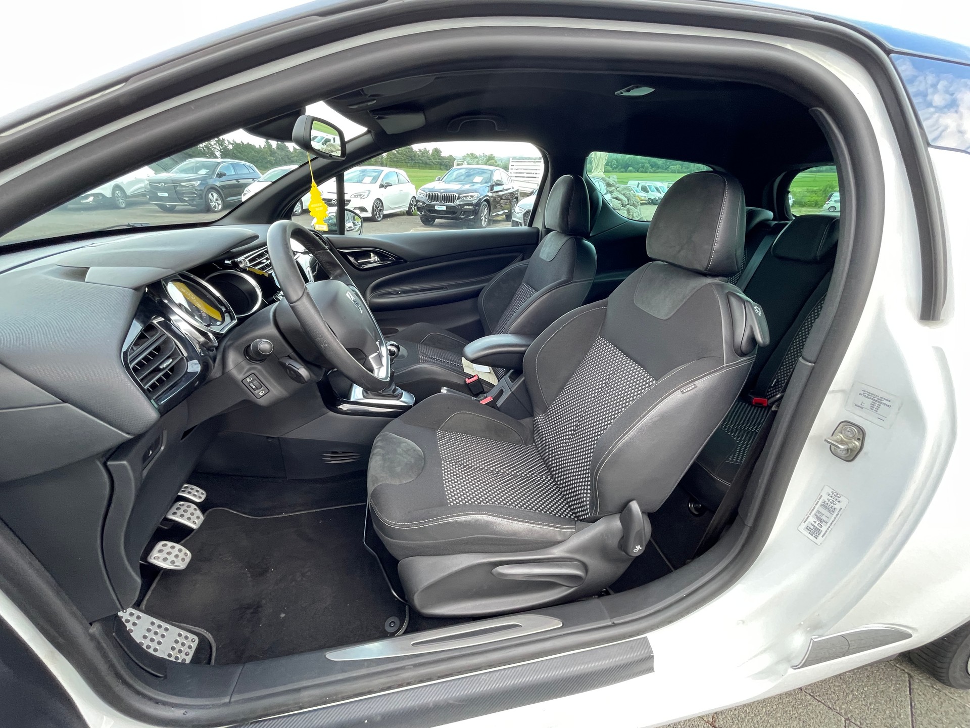 DS AUTOMOBILES DS3 1.6 THP Sport Chic-image-11