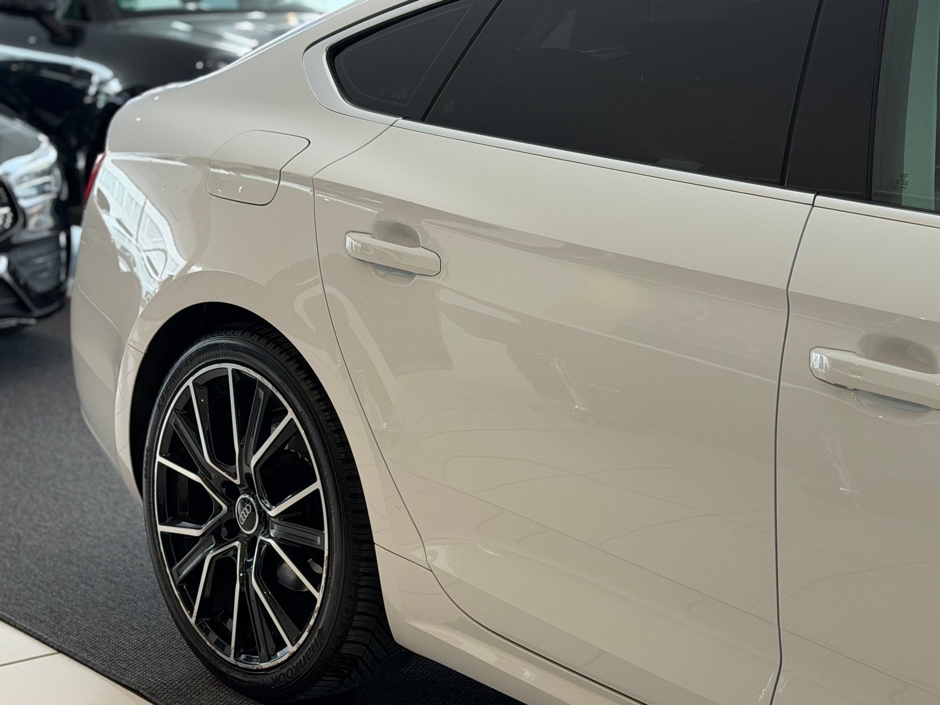 AUDI A5 Sportback 2.0 TFSI S-tronic **AHK**-image-5