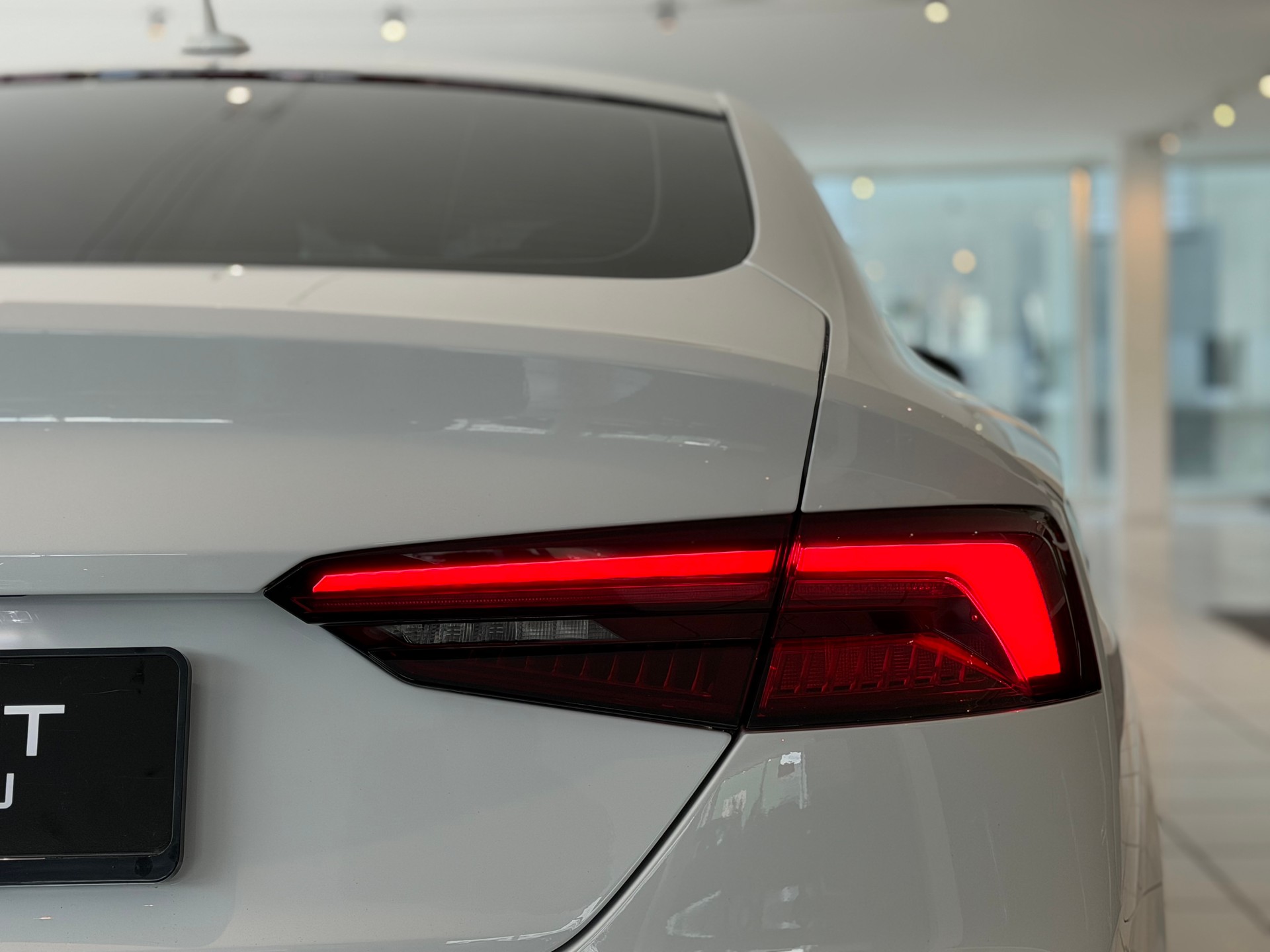 AUDI A5 Sportback 2.0 TFSI S-tronic **AHK**-image-29