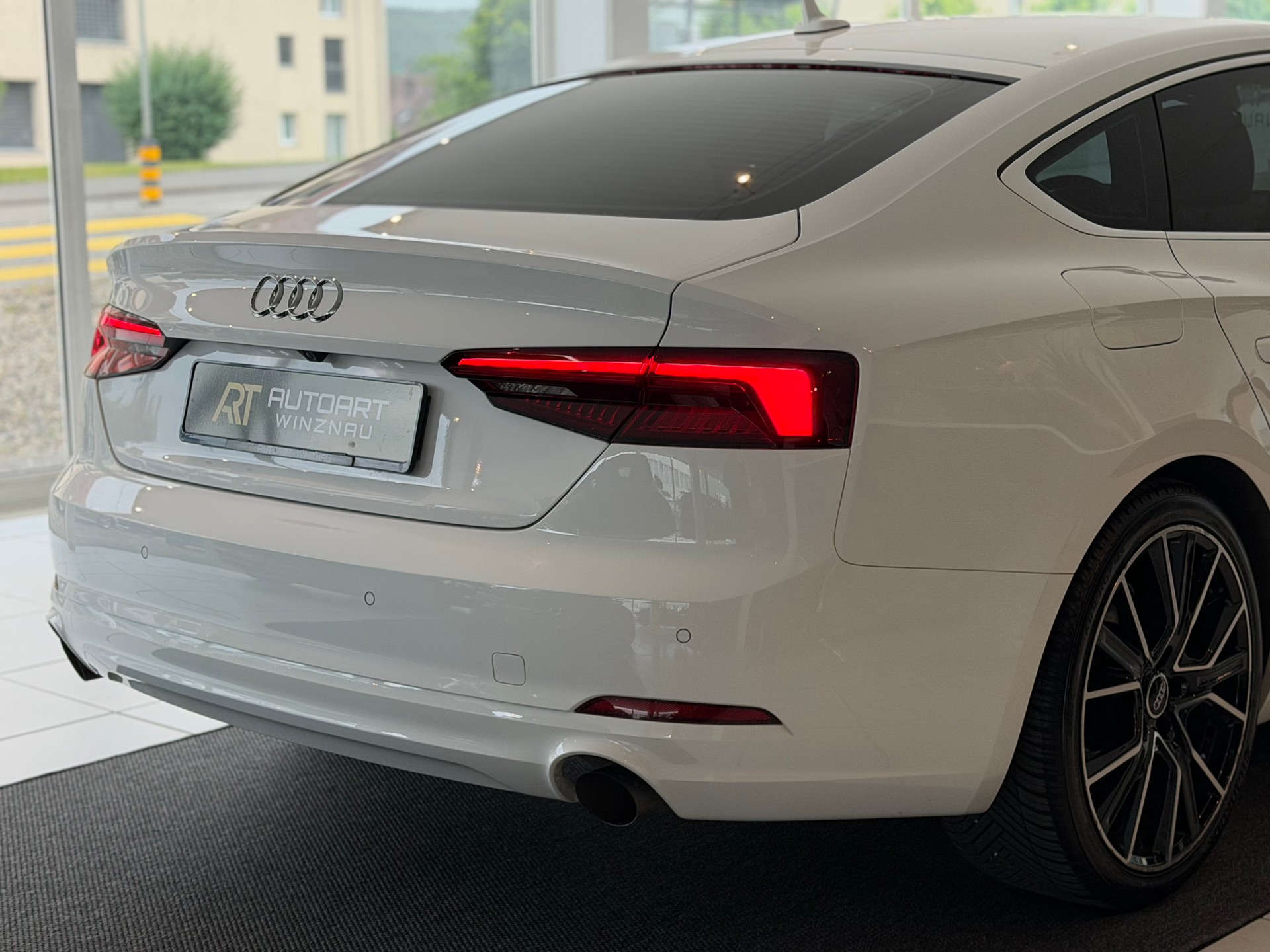 AUDI A5 Sportback 2.0 TFSI S-tronic **AHK**-image-7
