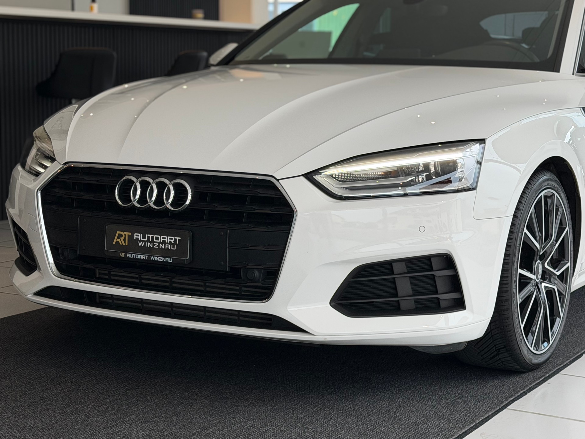 AUDI A5 Sportback 2.0 TFSI S-tronic **AHK**-showroom-element-1
