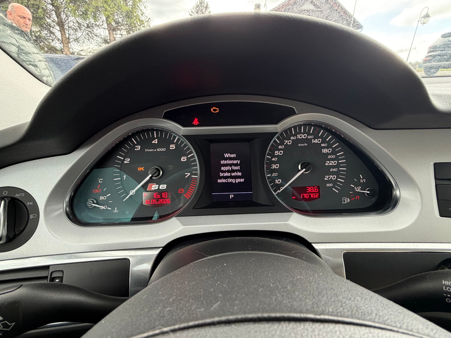 AUDI S6 Limousine 5.2 V10 quattro tiptronic-image-8