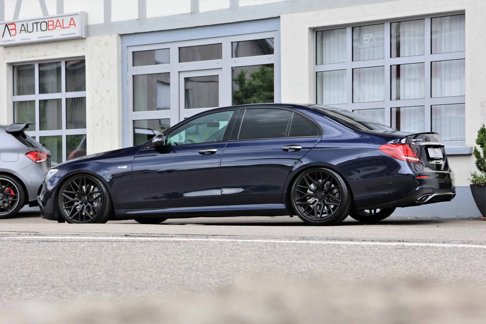 MERCEDES-BENZ E 43 AMG 4Matic 9G-Tronic (CH)-showroom-element-3