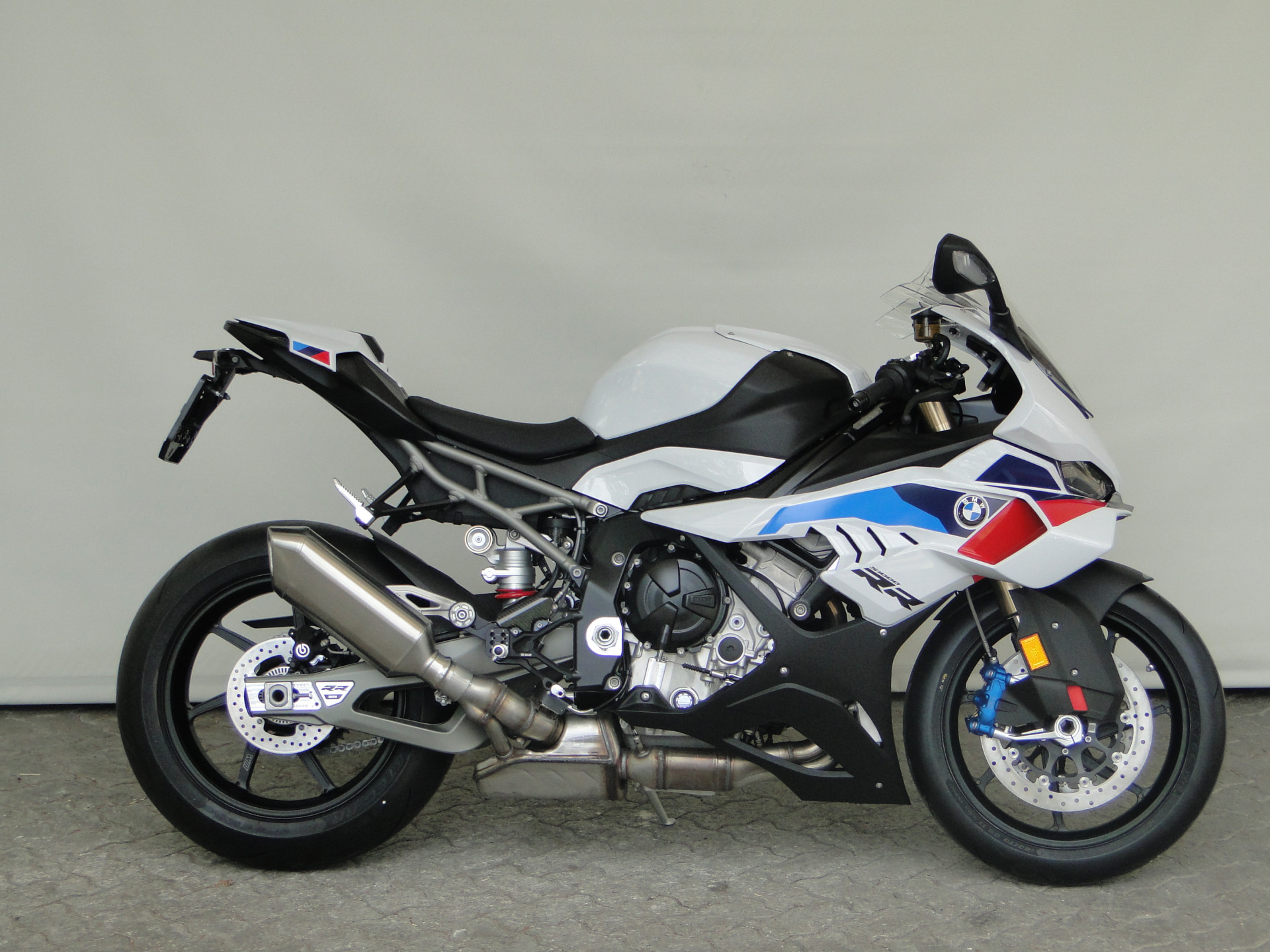 BMW S 1000 RR M mit Schmiedefelgen-showroom-element-2