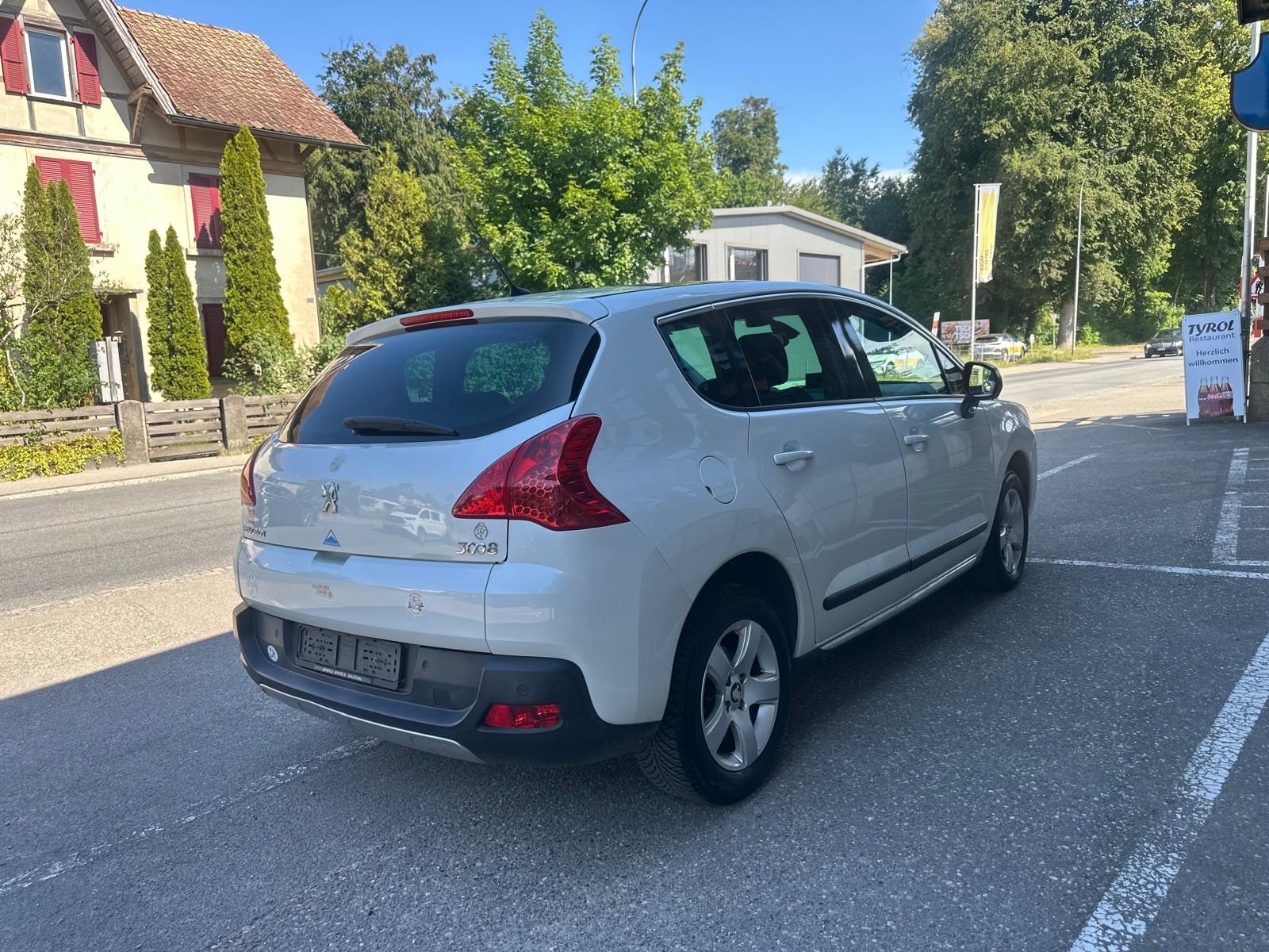 PEUGEOT 3008 1.6 16V T Platinum Tiptronic-showroom-element-3