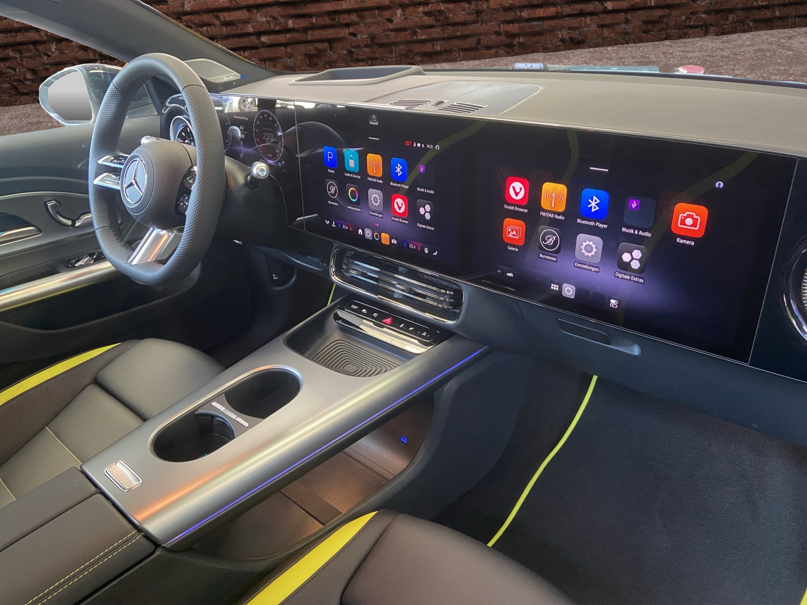 MERCEDES-BENZ CLA 350 4 Matic 85 kWh EQ-image-15