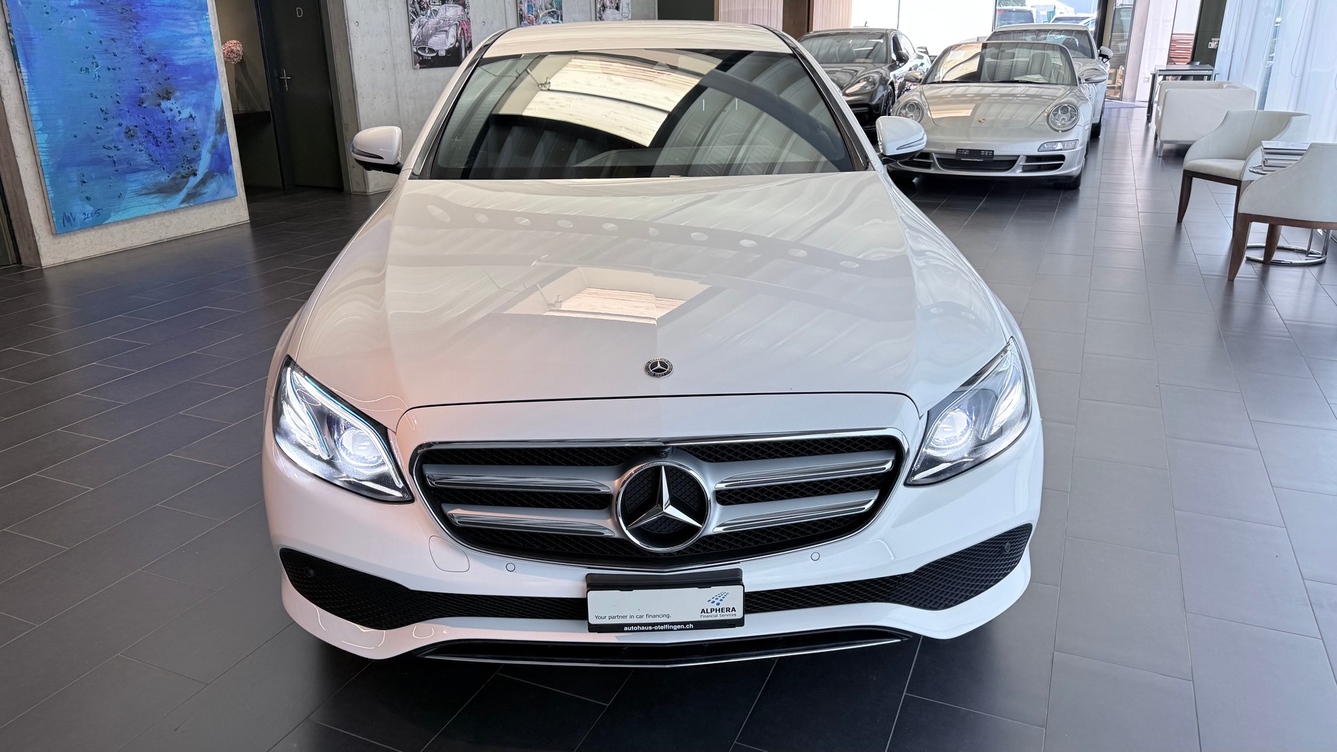 MERCEDES-BENZ E 200 Avantgarde 4matic-showroom-element-2