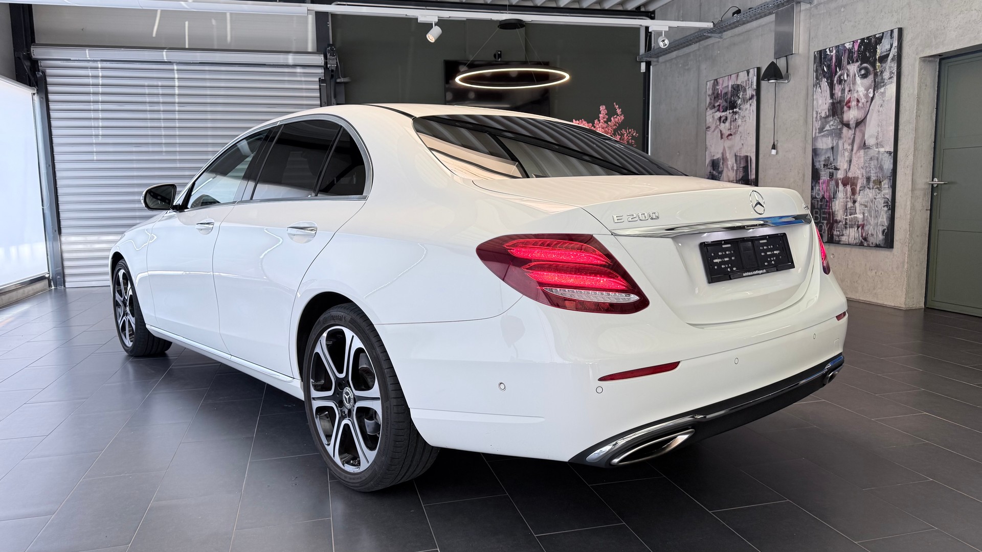 MERCEDES-BENZ E 200 Avantgarde 4matic-image-17