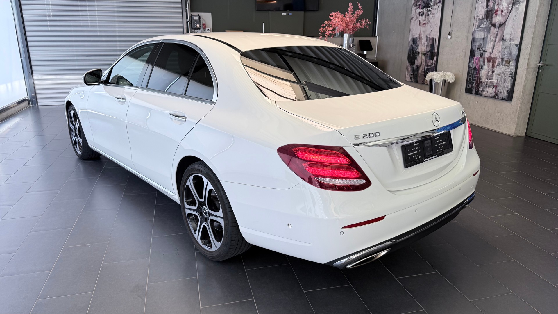 MERCEDES-BENZ E 200 Avantgarde 4matic-image-15
