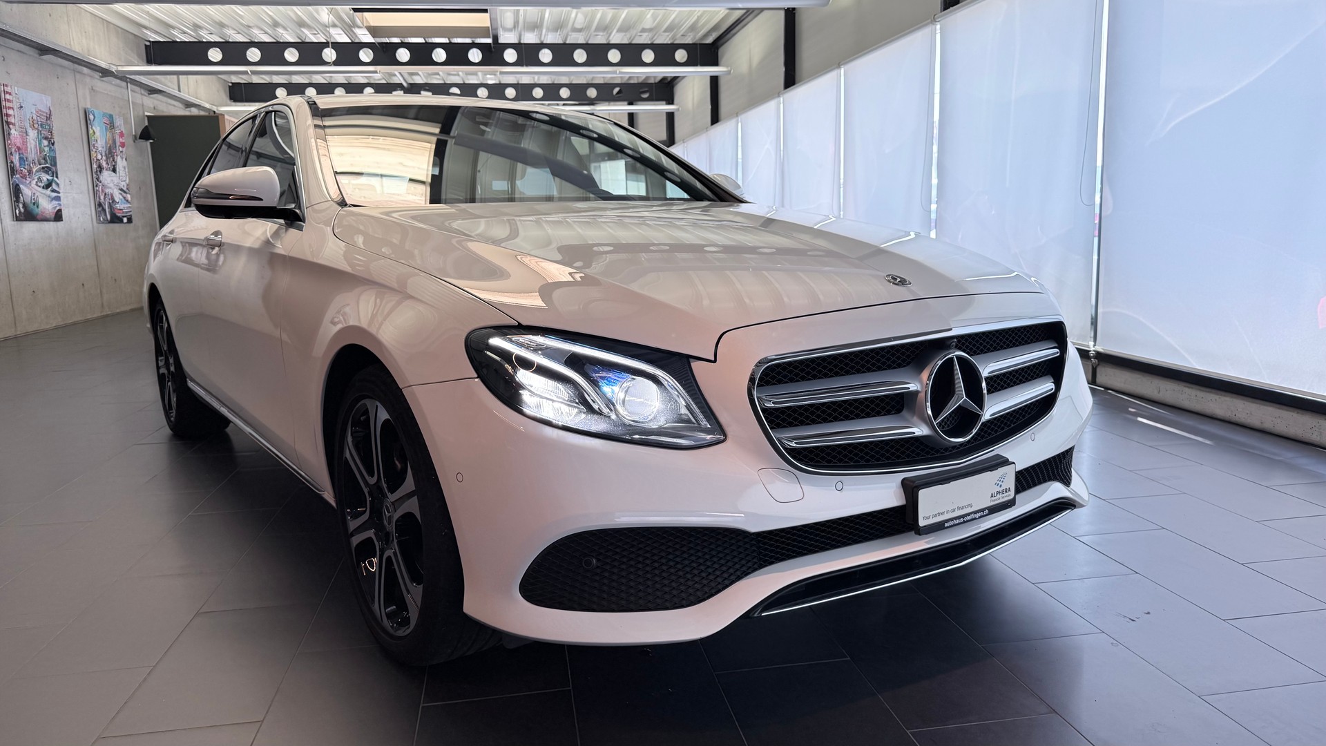 MERCEDES-BENZ E 200 Avantgarde 4matic-showroom-element-3