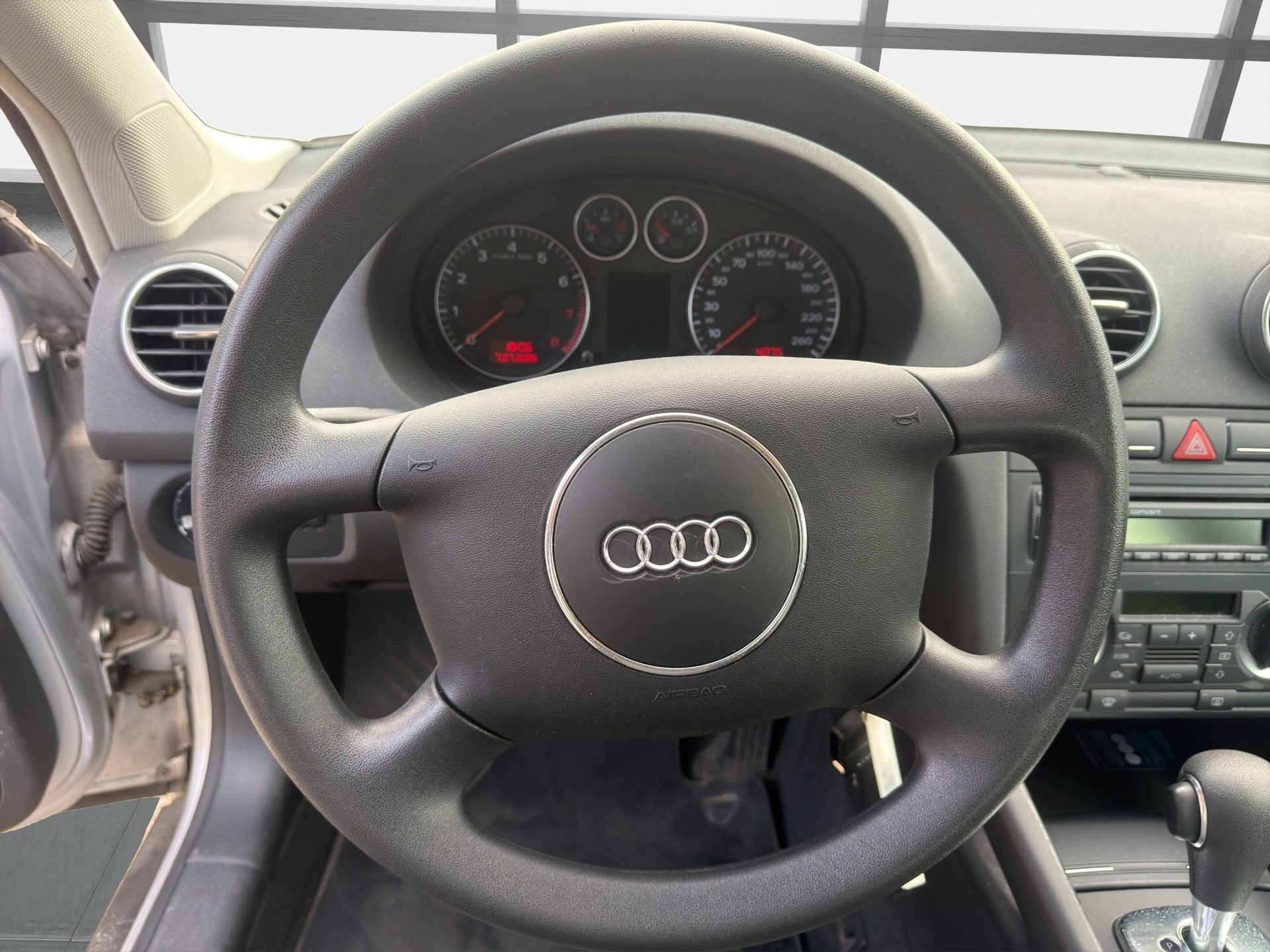 AUDI A3 1.6 Ambiente-image-10