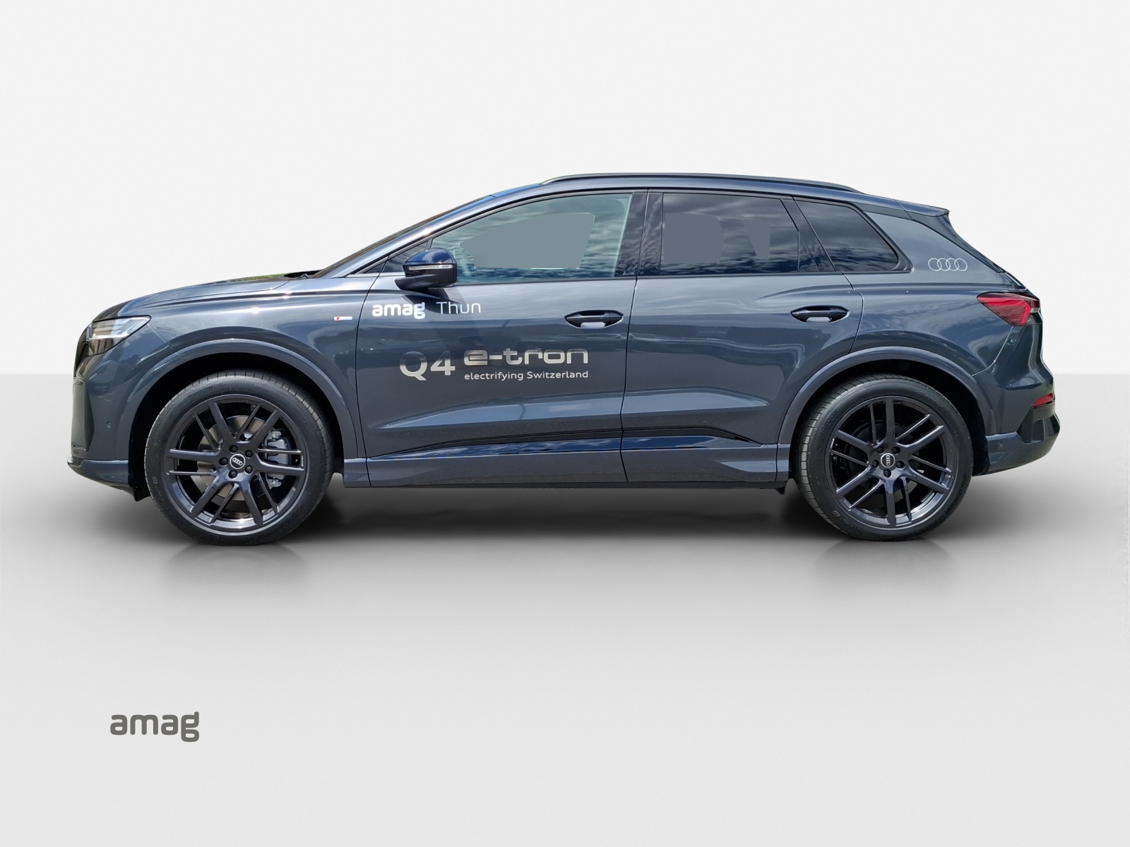 AUDI Q4 e-tron SUV quattro performance-showroom-element-1