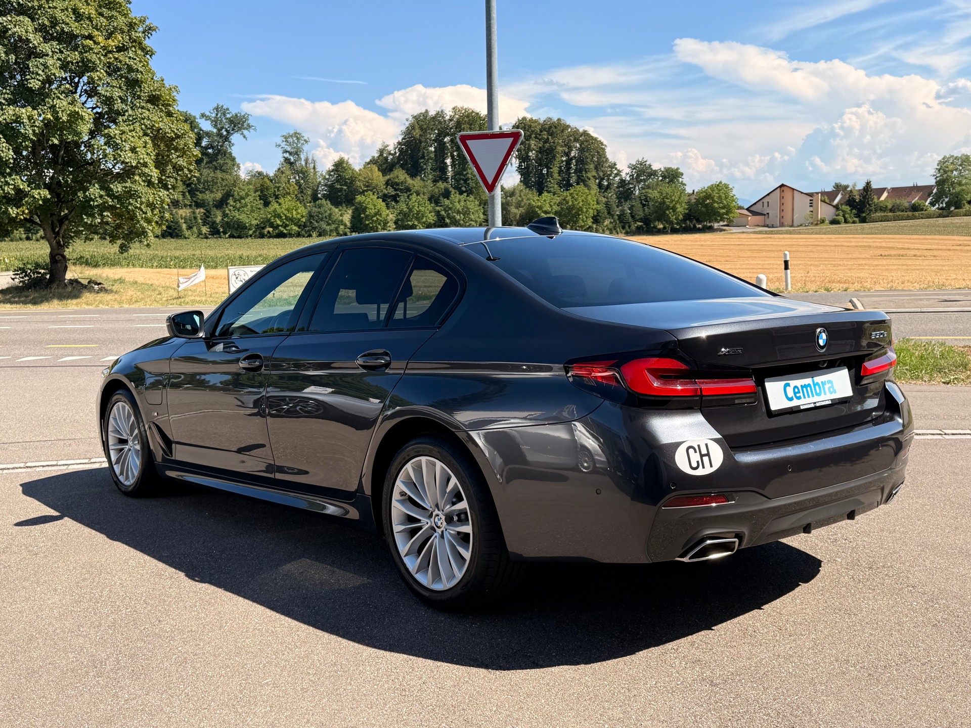 BMW 530e xDrive M Sport Steptronic-showroom-element-3