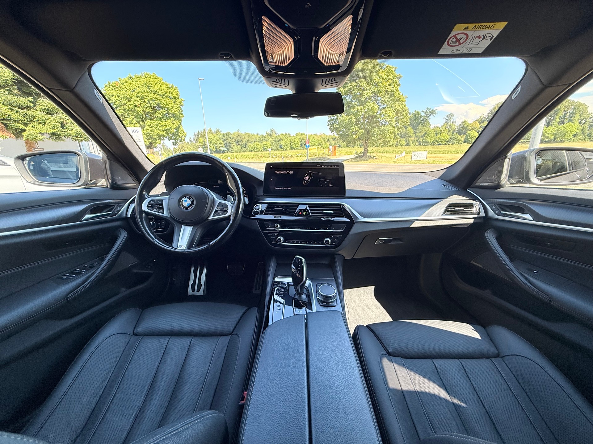 BMW 530e xDrive M Sport Steptronic-image-6