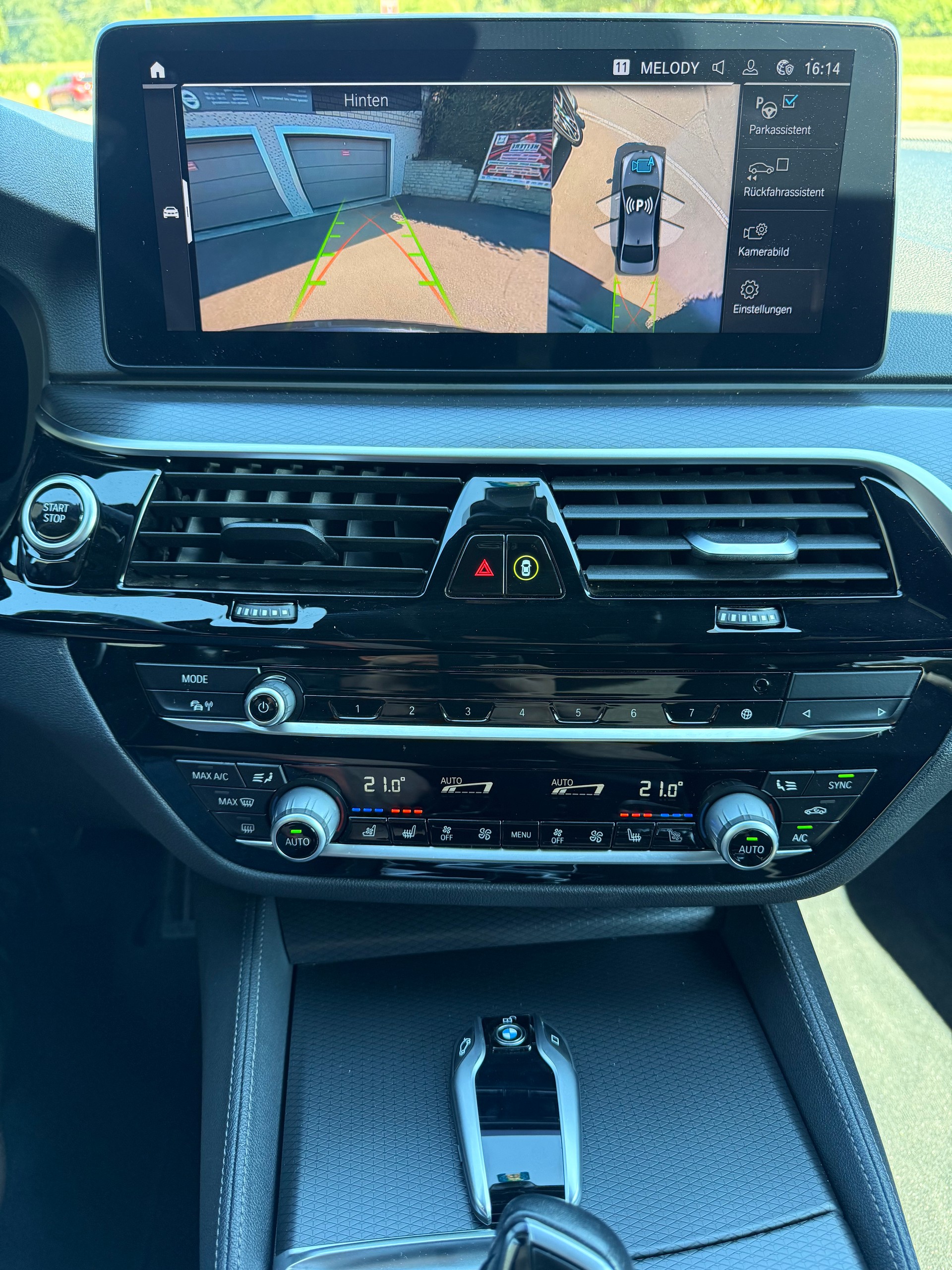BMW 530e xDrive M Sport Steptronic-image-8