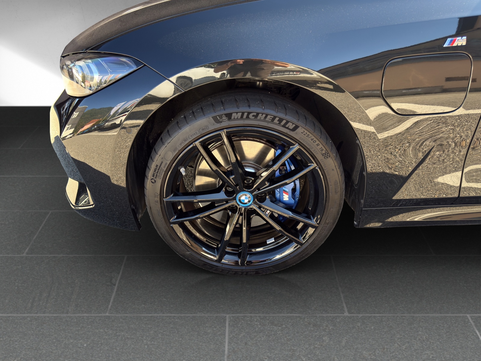 BMW 330e x DriveTouring Steptronic M Sport Pro-image-8