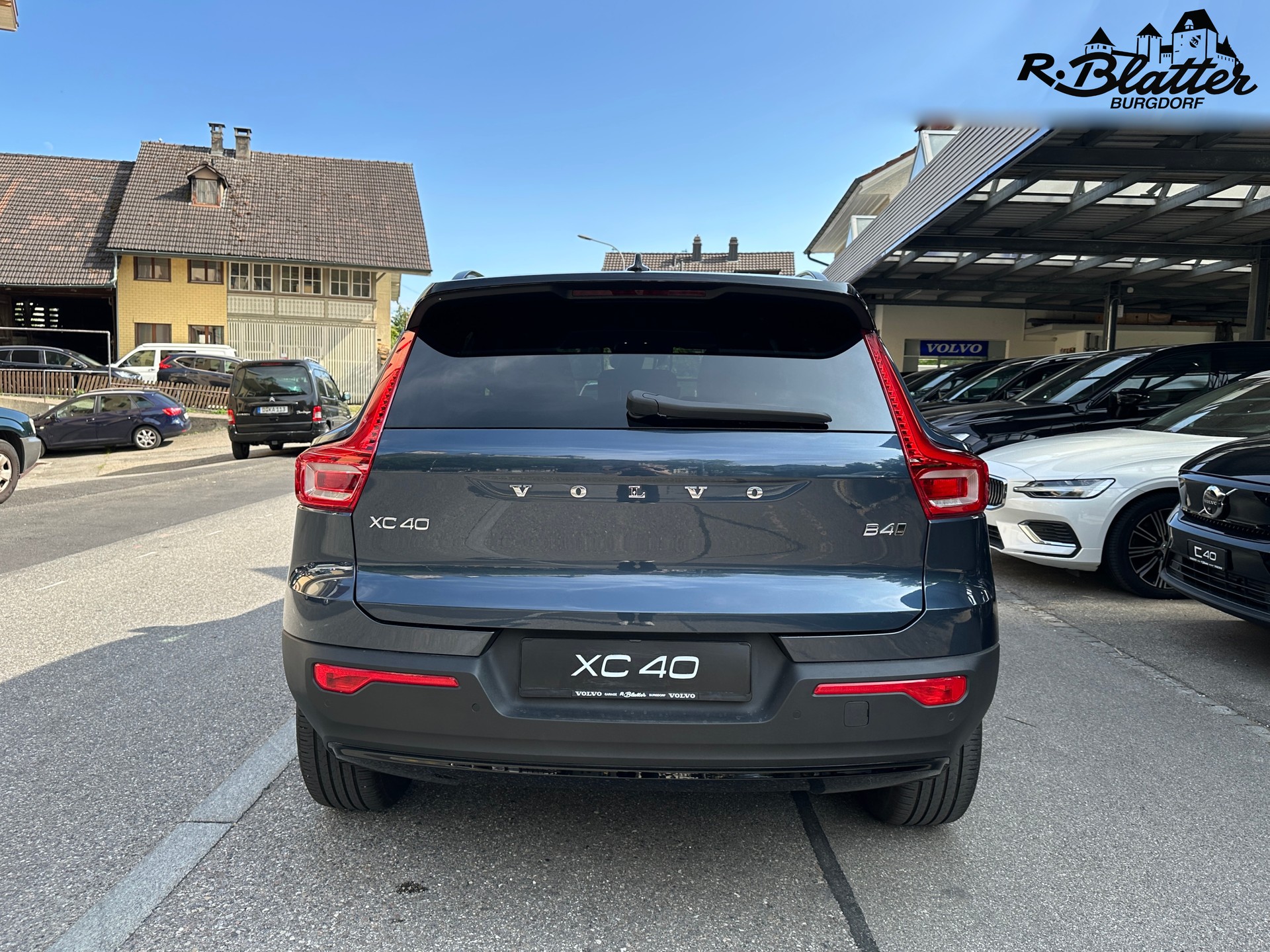 VOLVO XC40 B4 Benzin Mild Hybrid AWD R-Design Geartronic-image-4