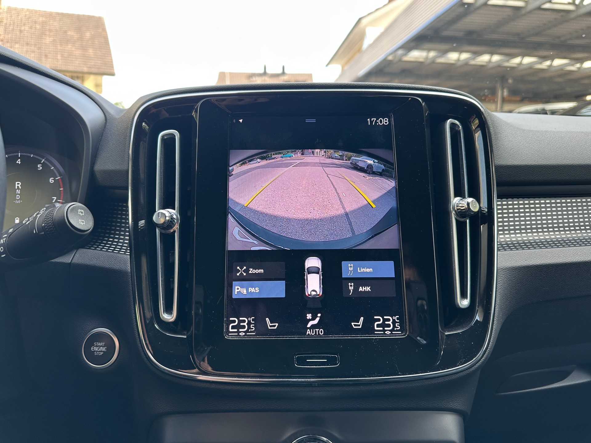 VOLVO XC40 B4 Benzin Mild Hybrid AWD R-Design Geartronic-image-8