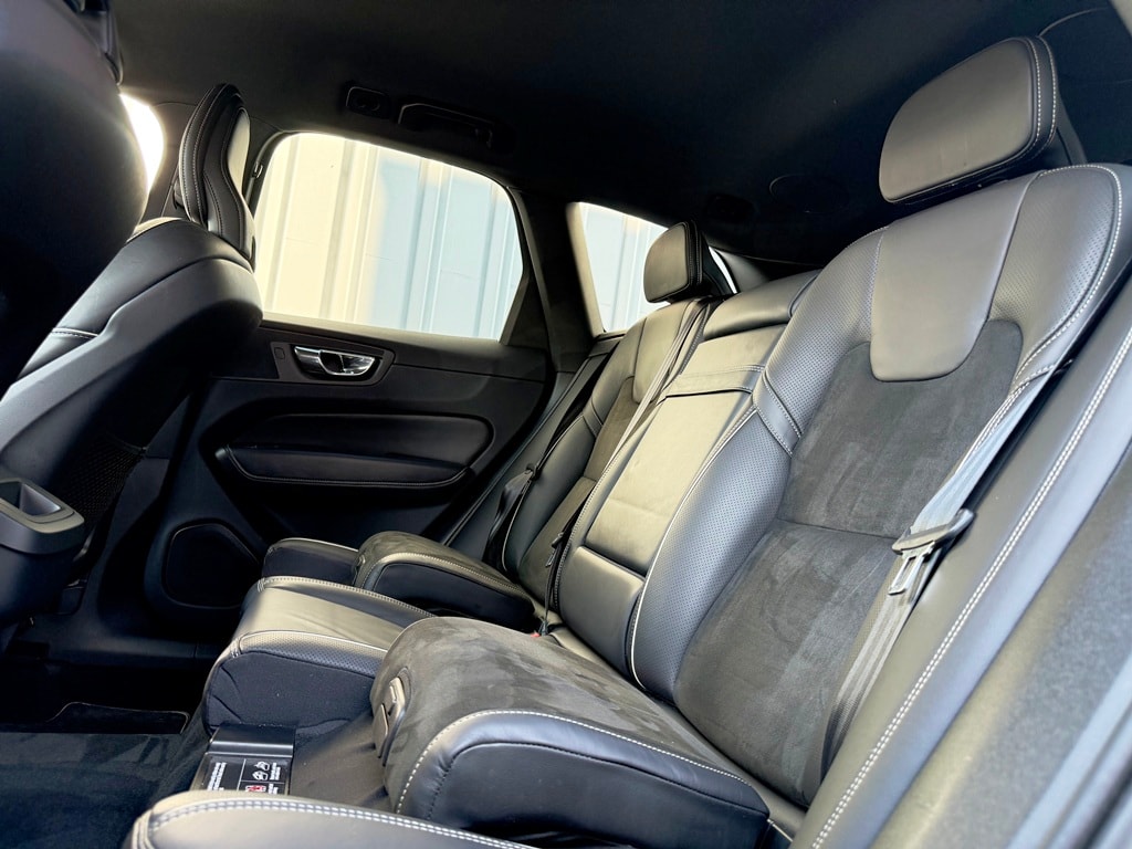 VOLVO XC60 D4 AWD R-Design Geartronic-image-15