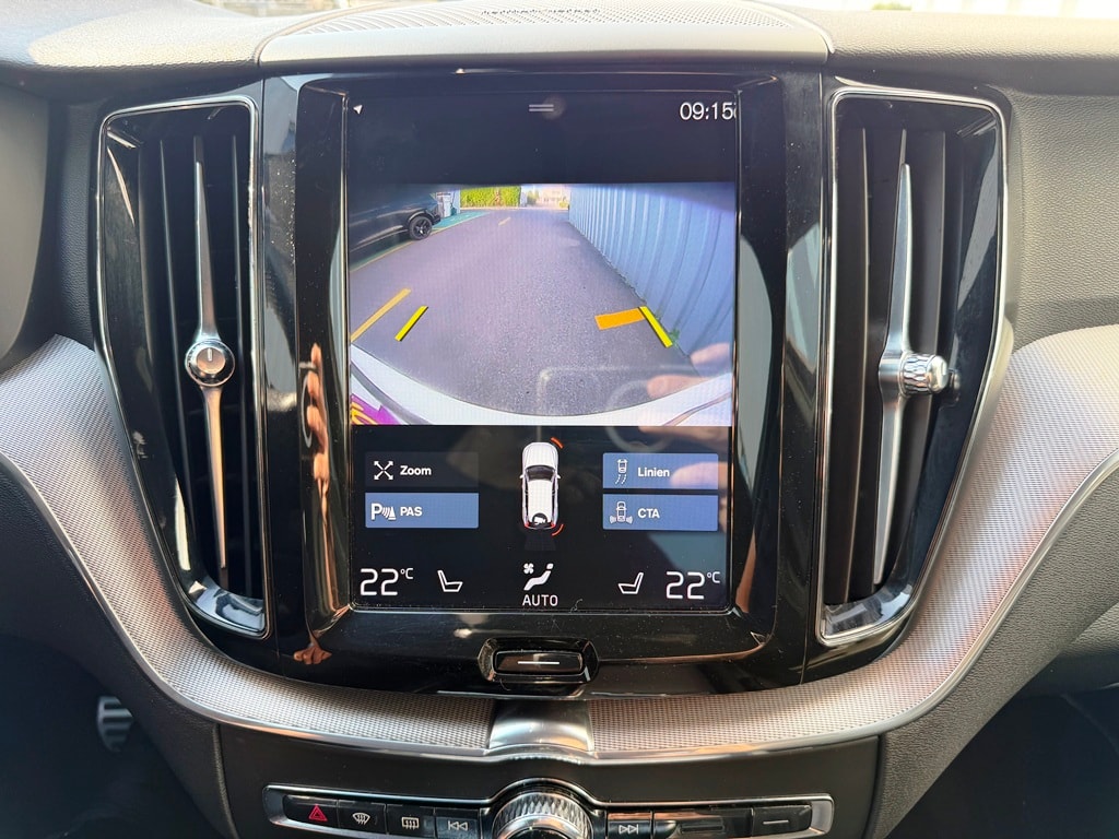 VOLVO XC60 D4 AWD R-Design Geartronic-image-9