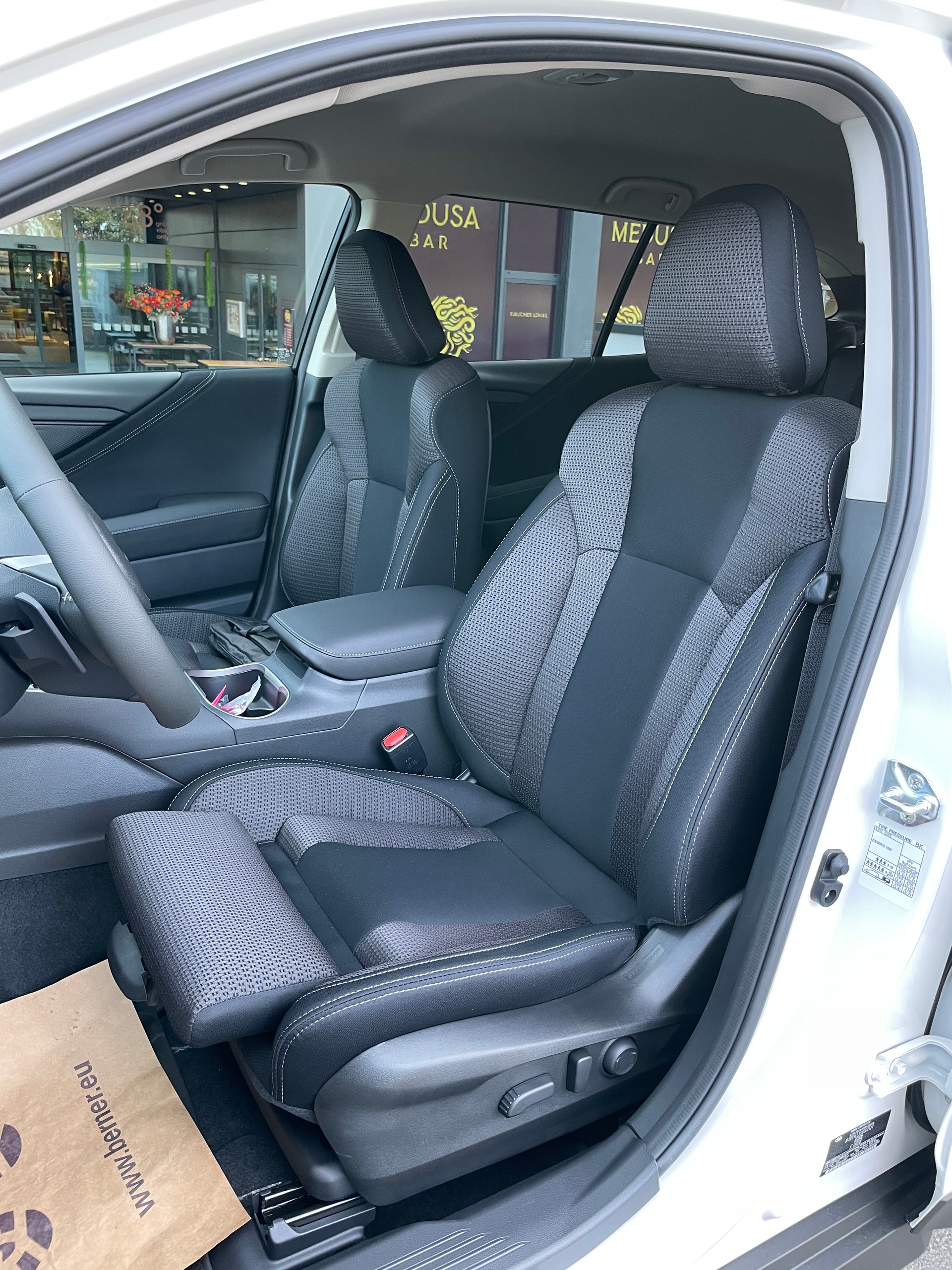 SUBARU Outback 2.5i Advantage AWD Lineartronic-image-12