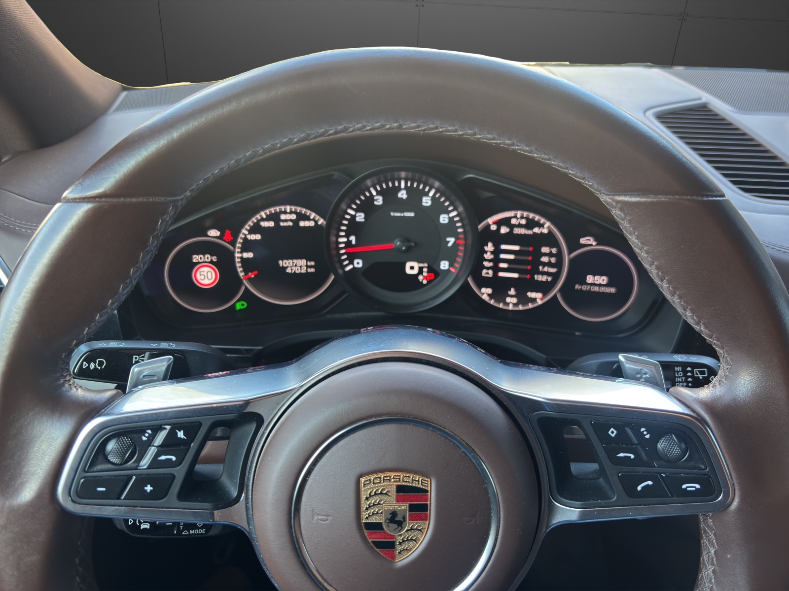 PORSCHE Cayenne-image-6