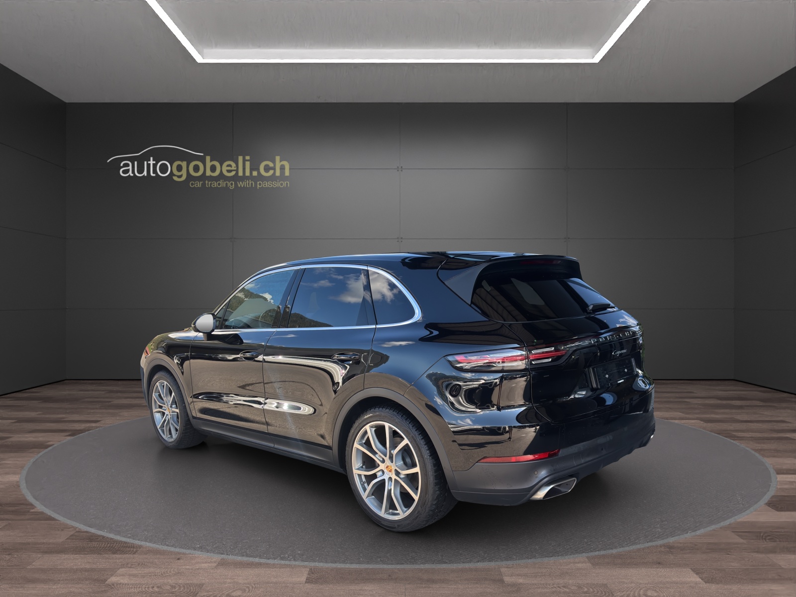 PORSCHE Cayenne-showroom-element-1