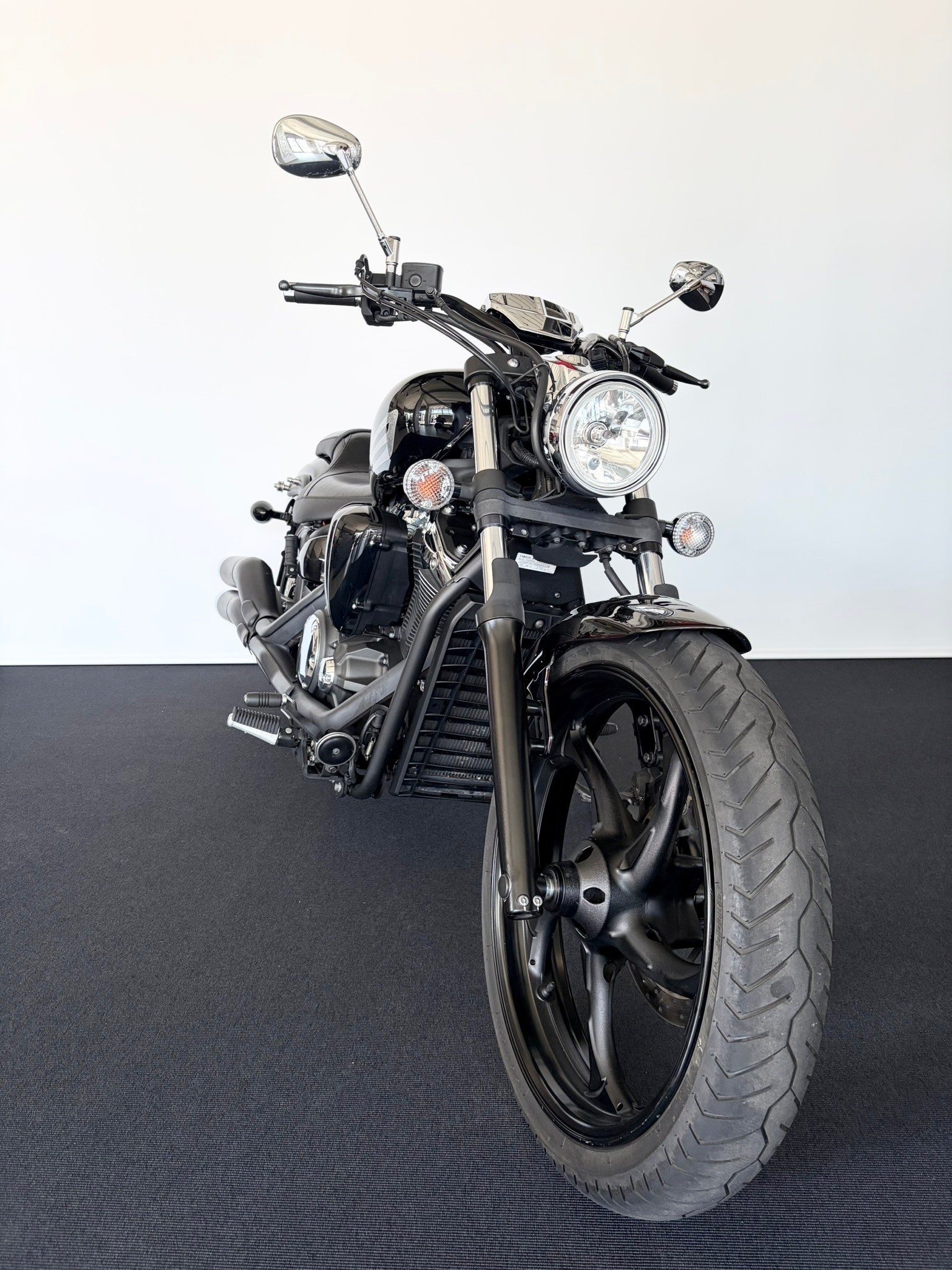 YAMAHA XVS 1300 Custom-image-4