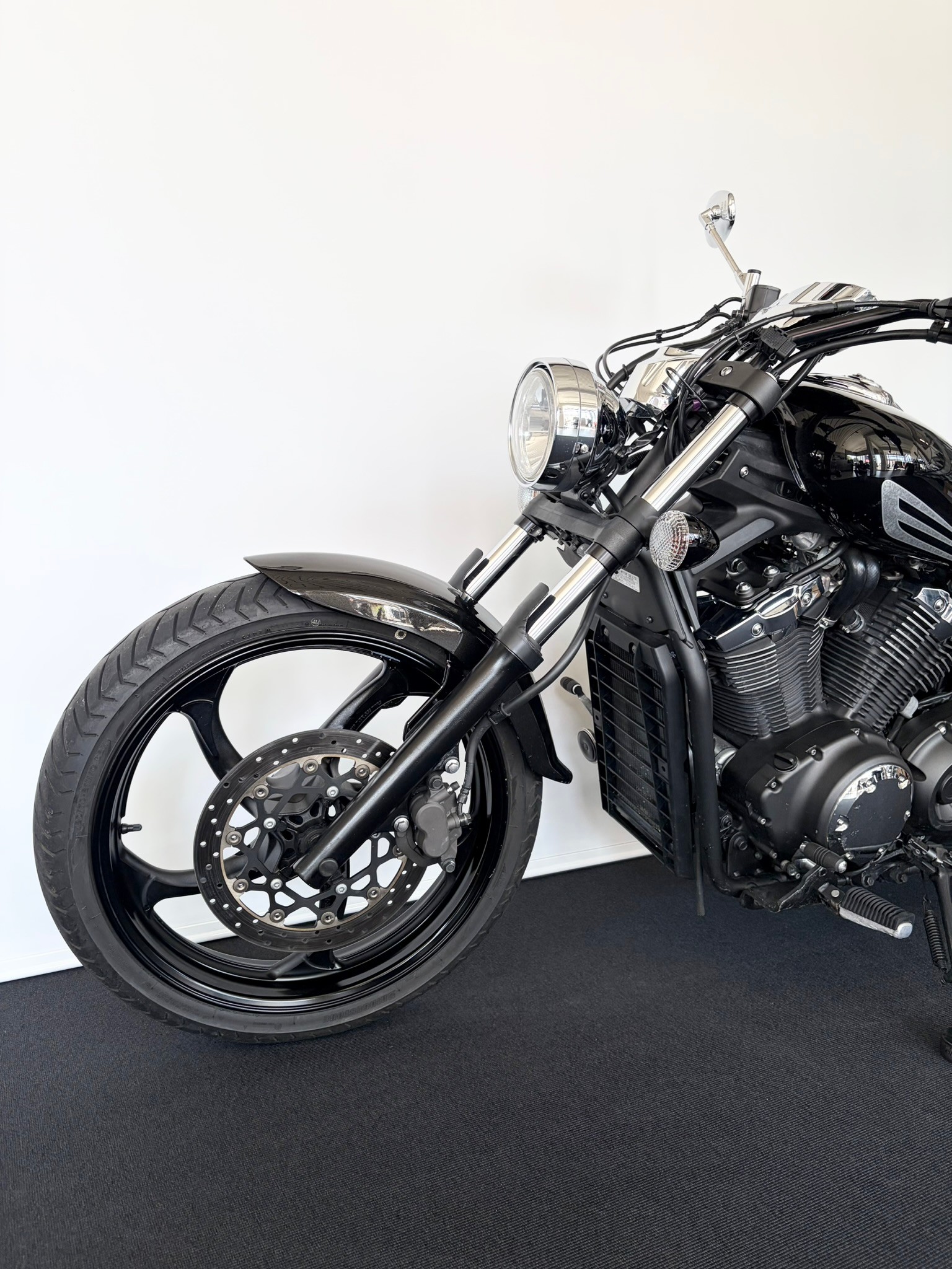 YAMAHA XVS 1300 Custom-image-2