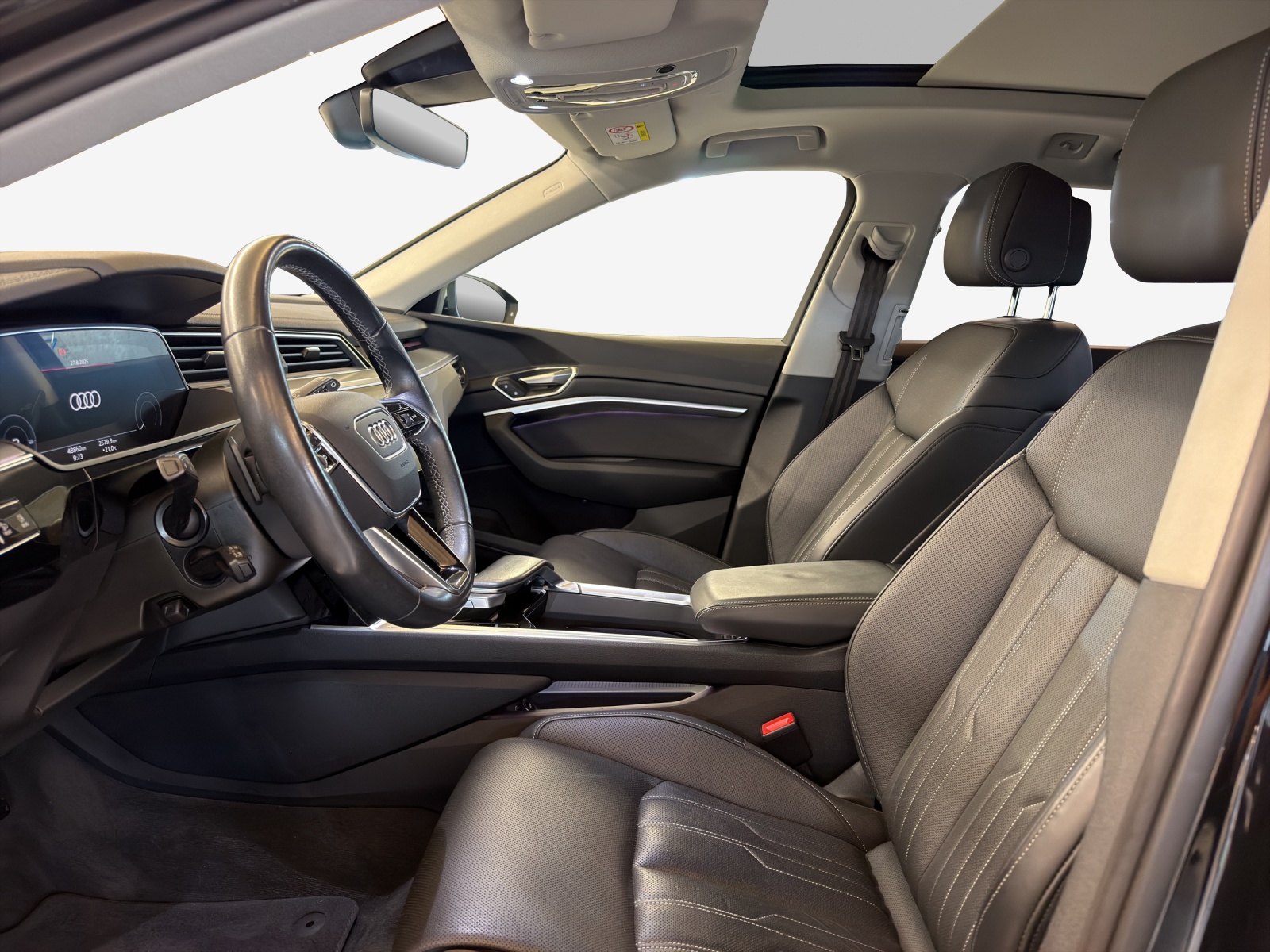AUDI Q8 55 e-tron S line quattro-image-7