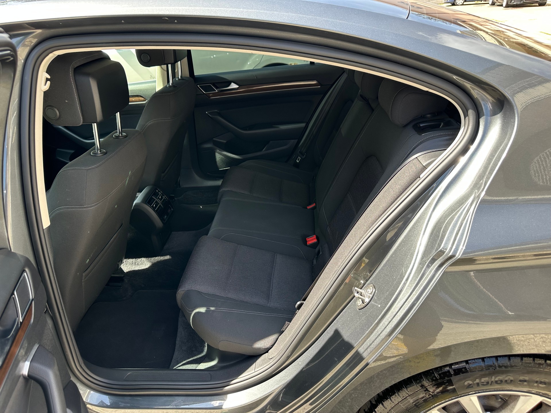 VW Passat 1.8 TSI BMT Comfortline DSG-image-5