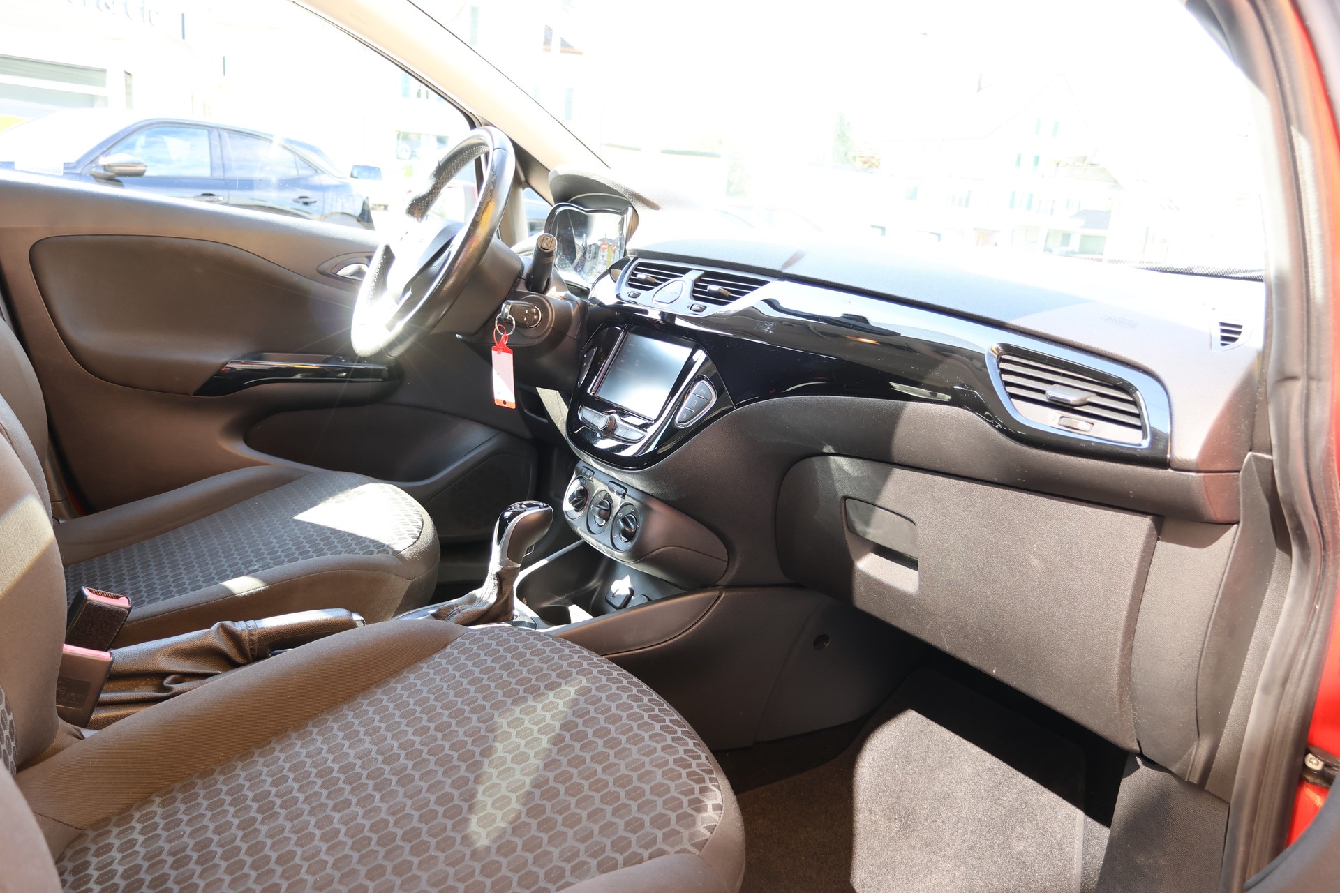 OPEL Corsa 1.4i Enjoy Automat-image-10