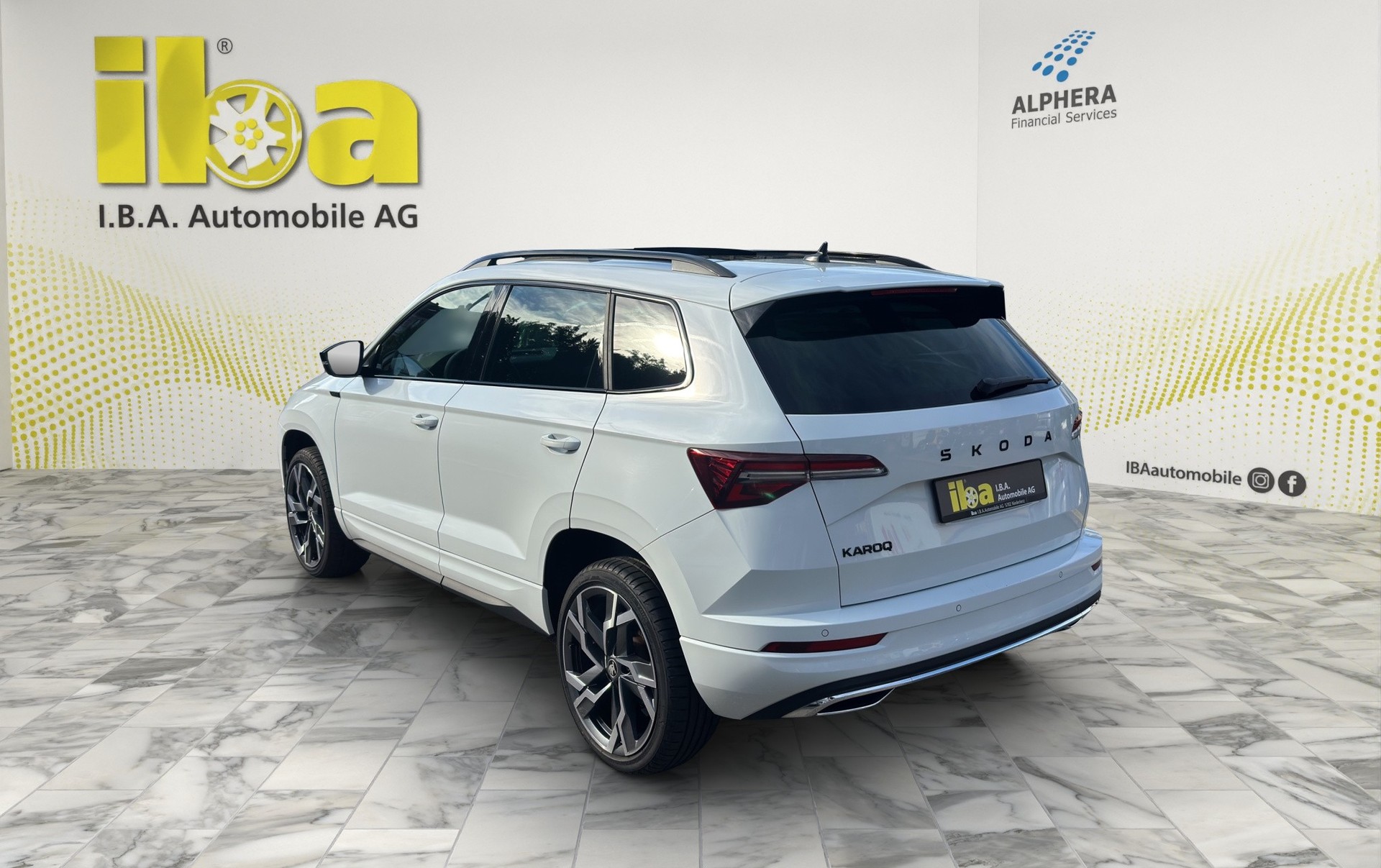 SKODA Karoq 1.5TSI Sport Line Aut. Panorama-Schiebedach-showroom-element-2