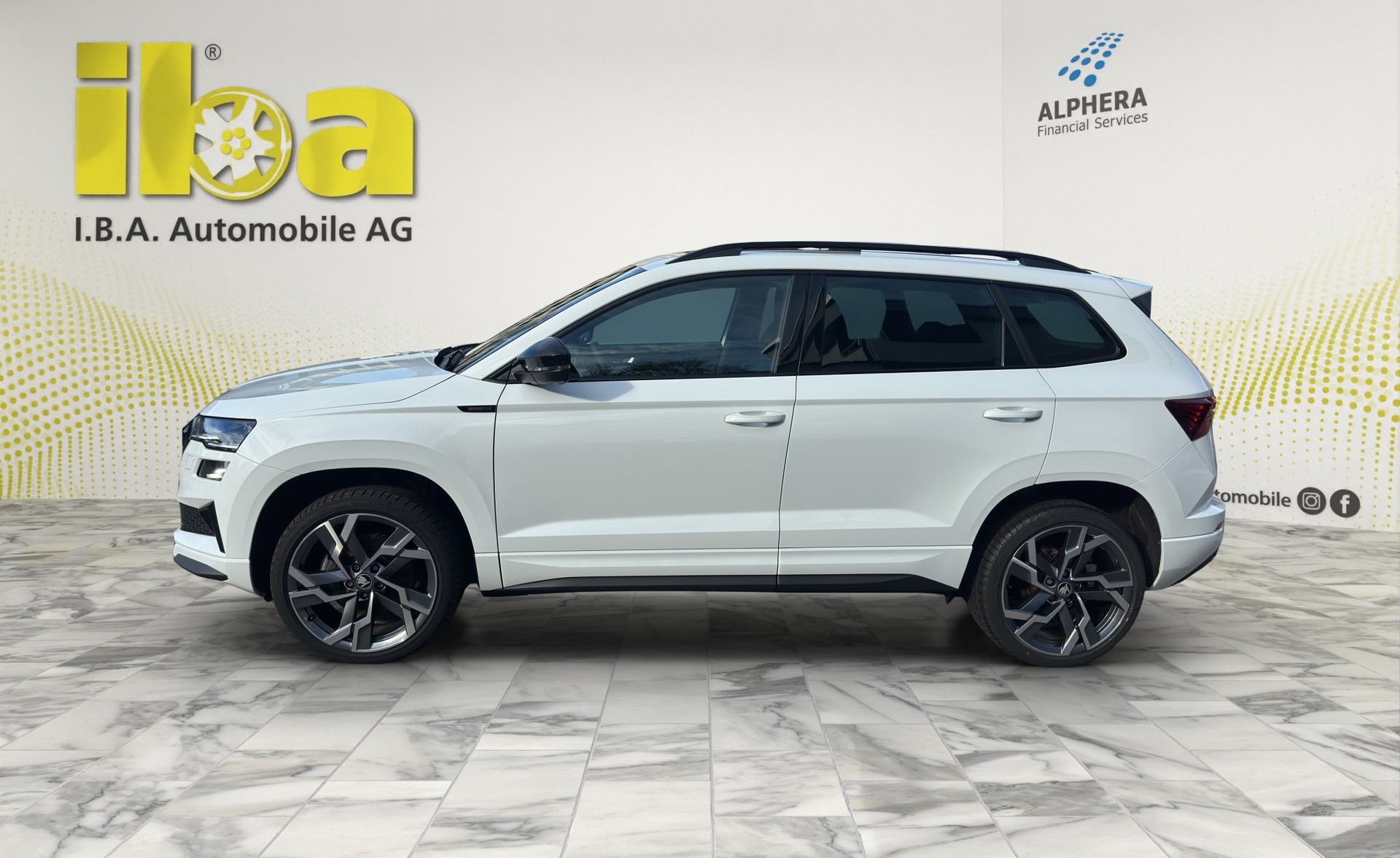 SKODA Karoq 1.5TSI Sport Line Aut. Panorama-Schiebedach-showroom-element-1