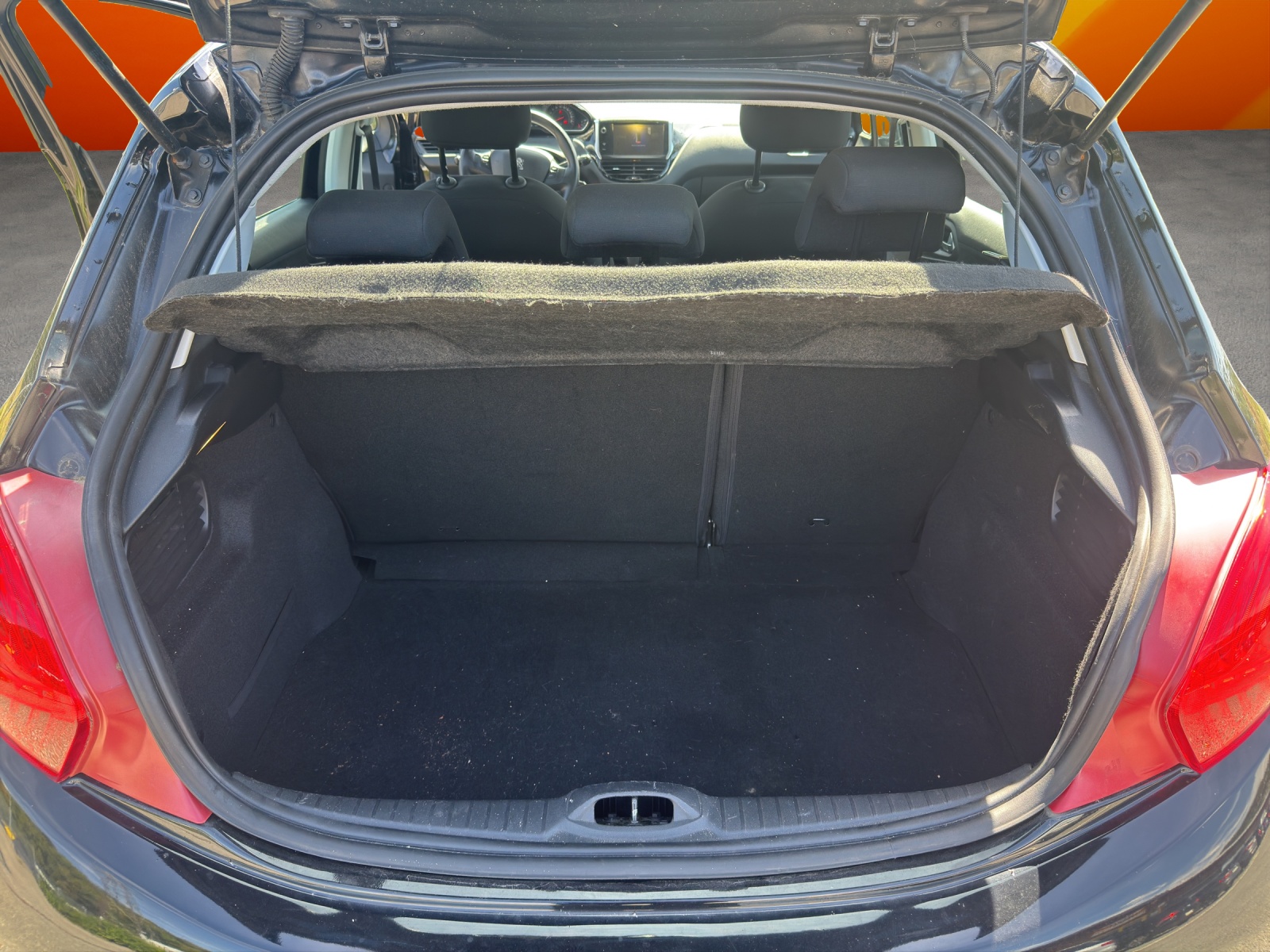 PEUGEOT 208 1.4 VTI Active-image-12