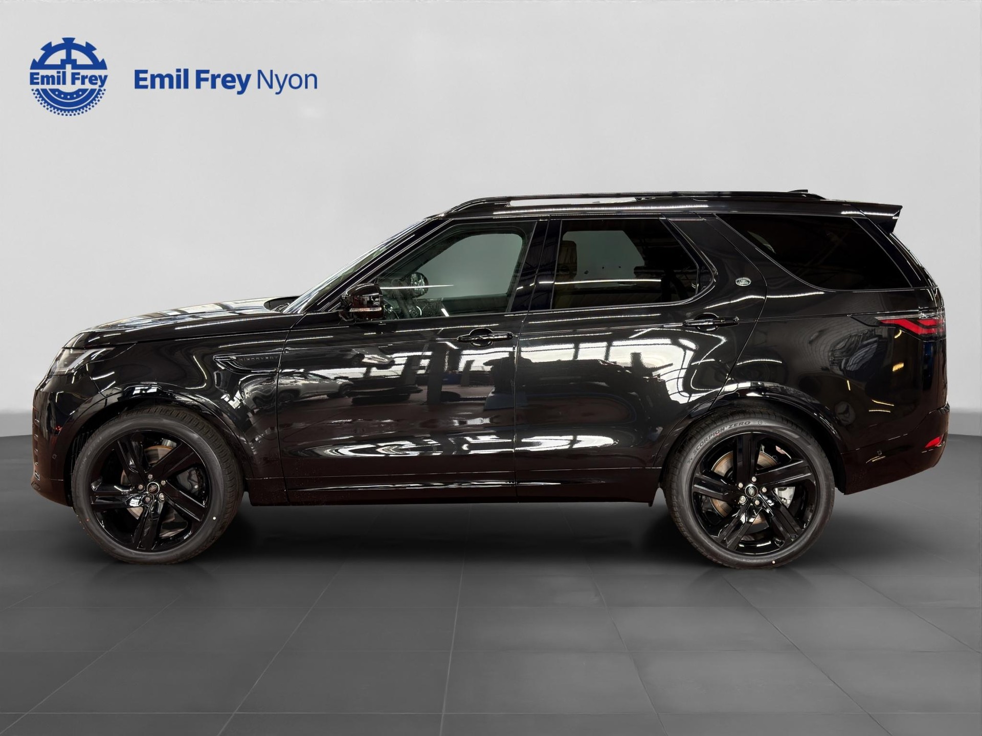 LAND ROVER Discovery 3.0 D I6 350 Dynamic HSE-showroom-element-2