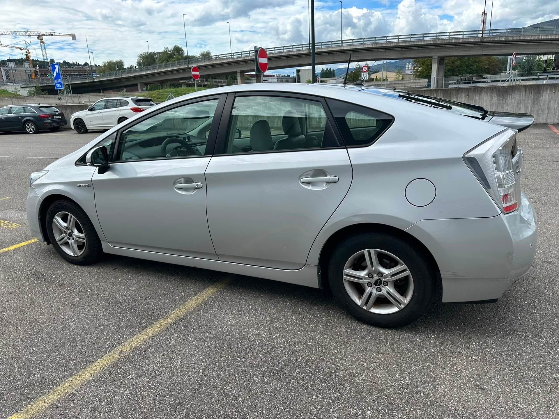 TOYOTA Prius 1.8 16V HSD Luna-image-5