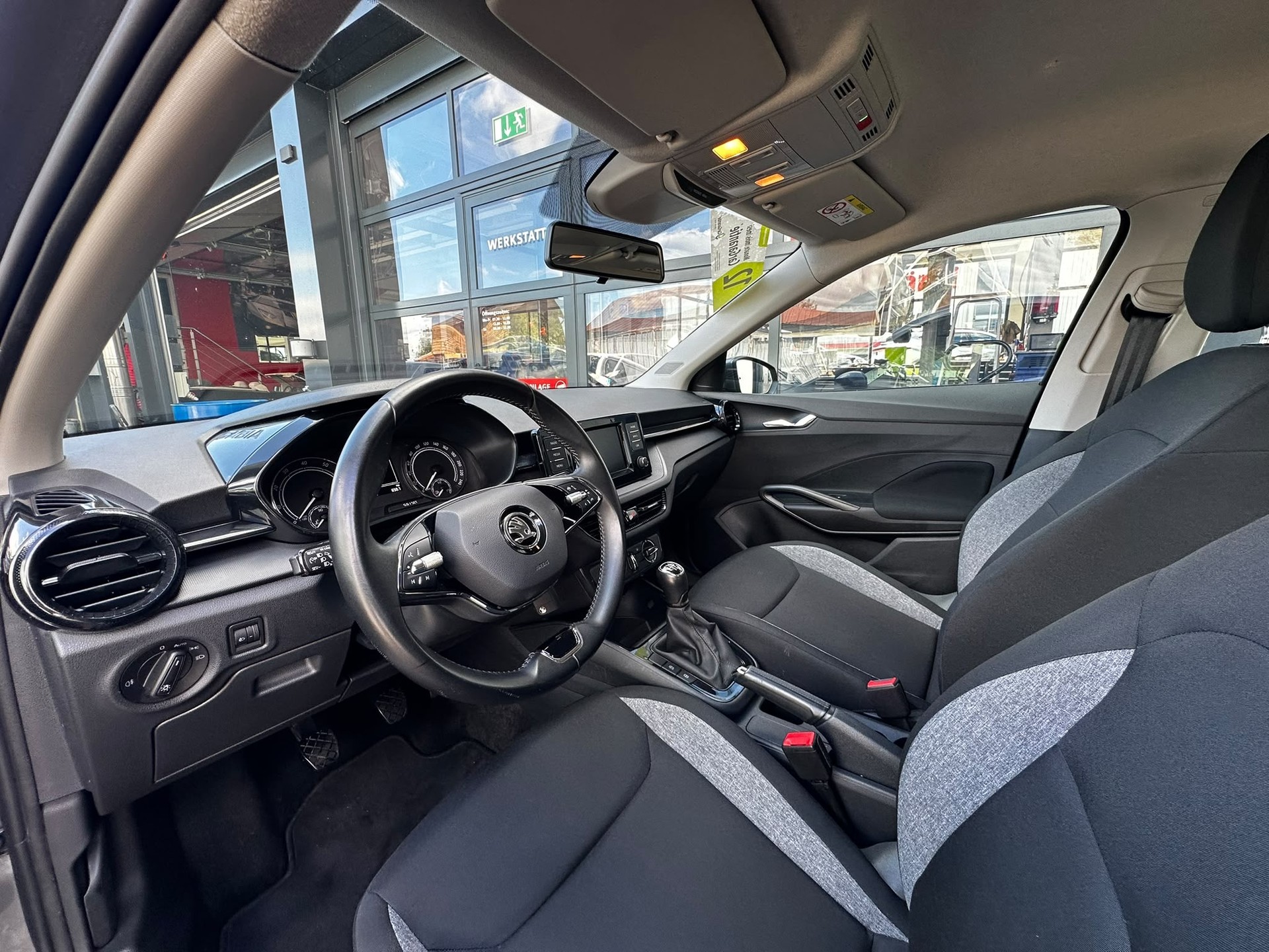 SKODA Fabia 1.0 MPI Active-image-8