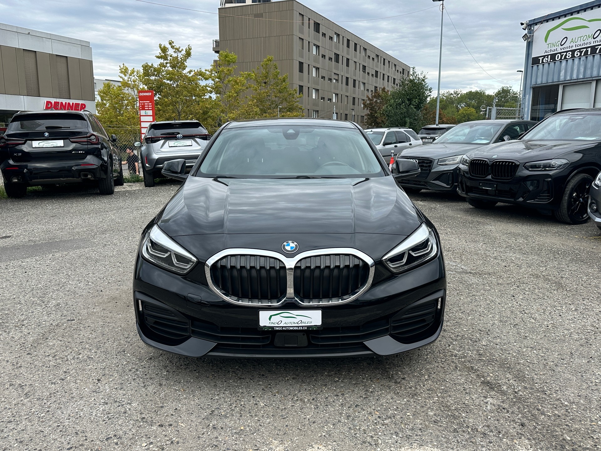 BMW 118i Steptronic (CH AUTO)-showroom-element-2