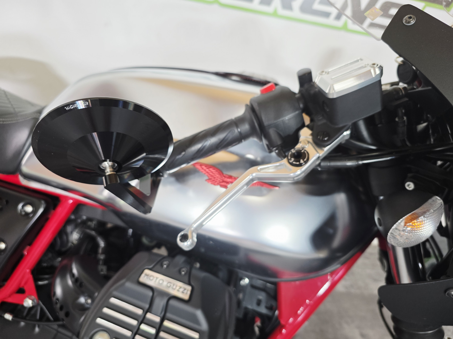 MOTO GUZZI V7 III Racer-image-2