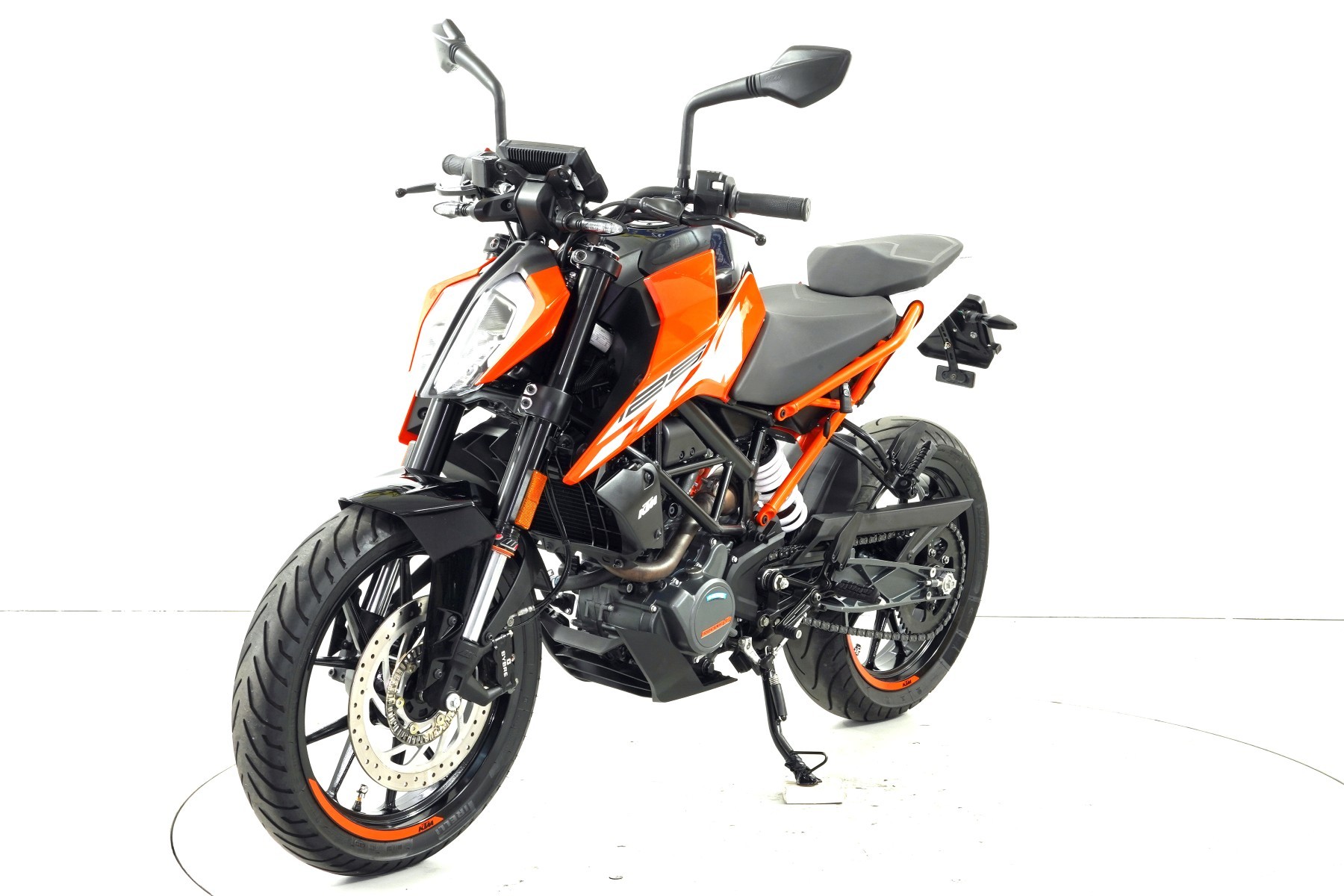 KTM 125 Duke ABS-showroom-element-2