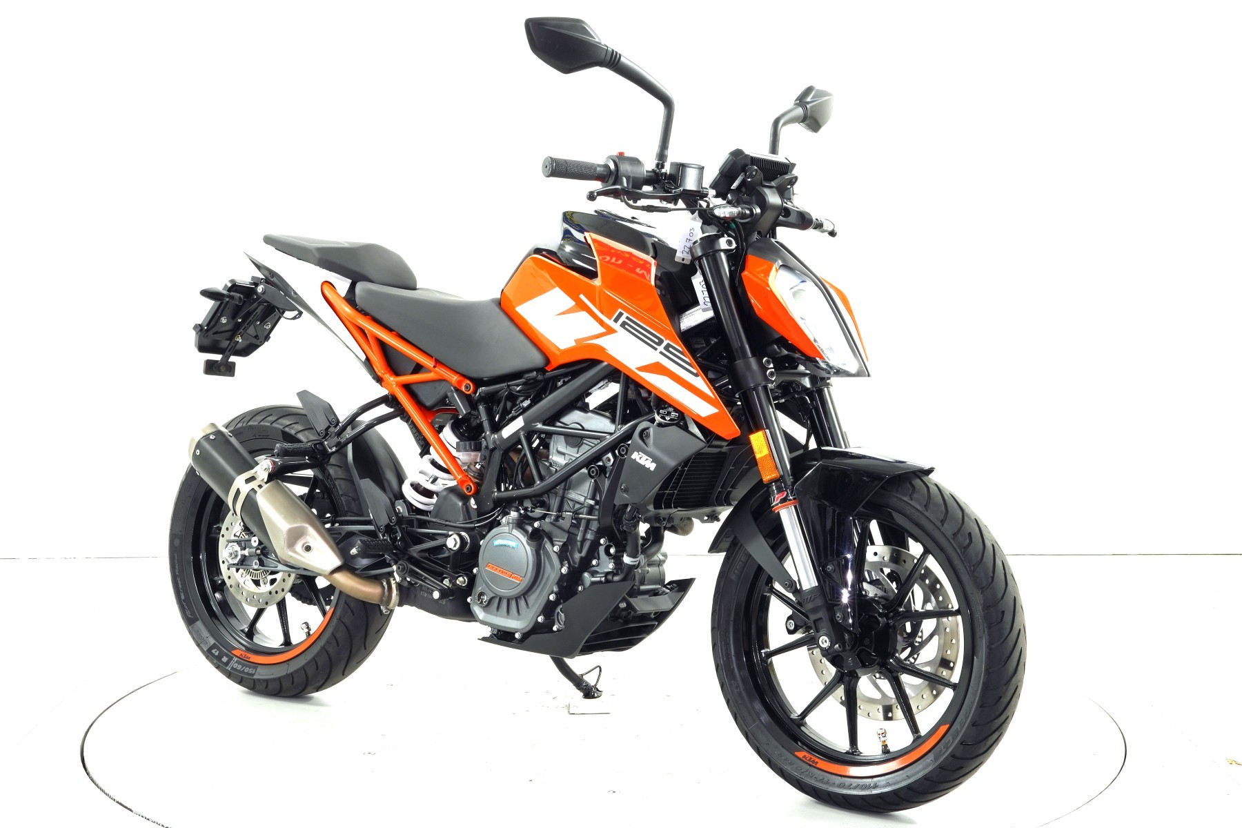 KTM 125 Duke ABS-showroom-element-1