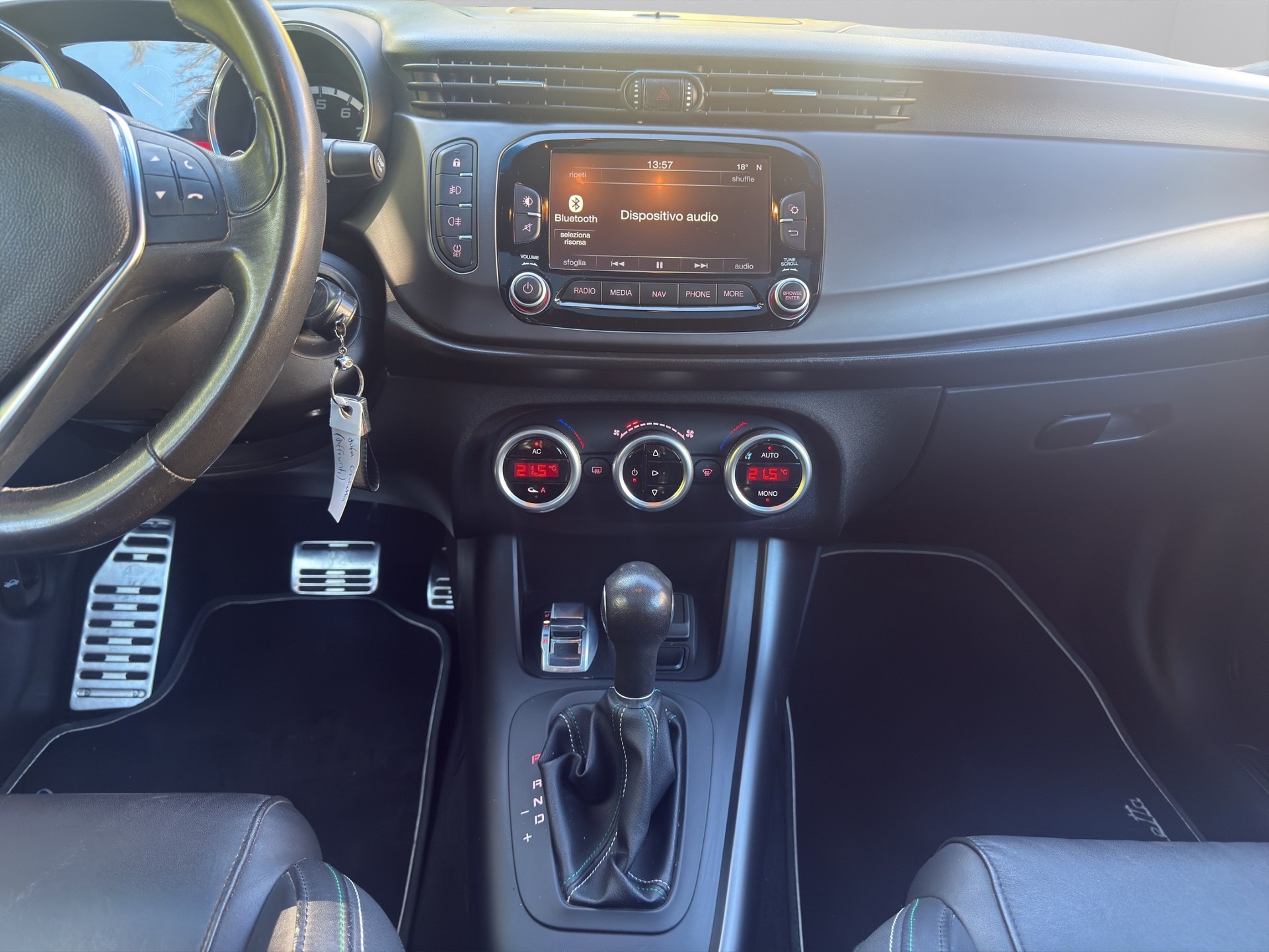 ALFA ROMEO Giulietta 1750 TBi Quadrifoglio Verde TCT-image-14