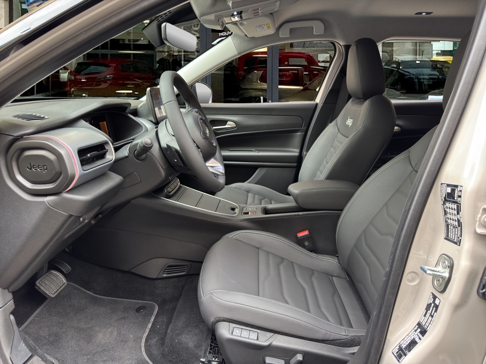 JEEP Avenger 1.2 Turbo MHEV Summit-image-8