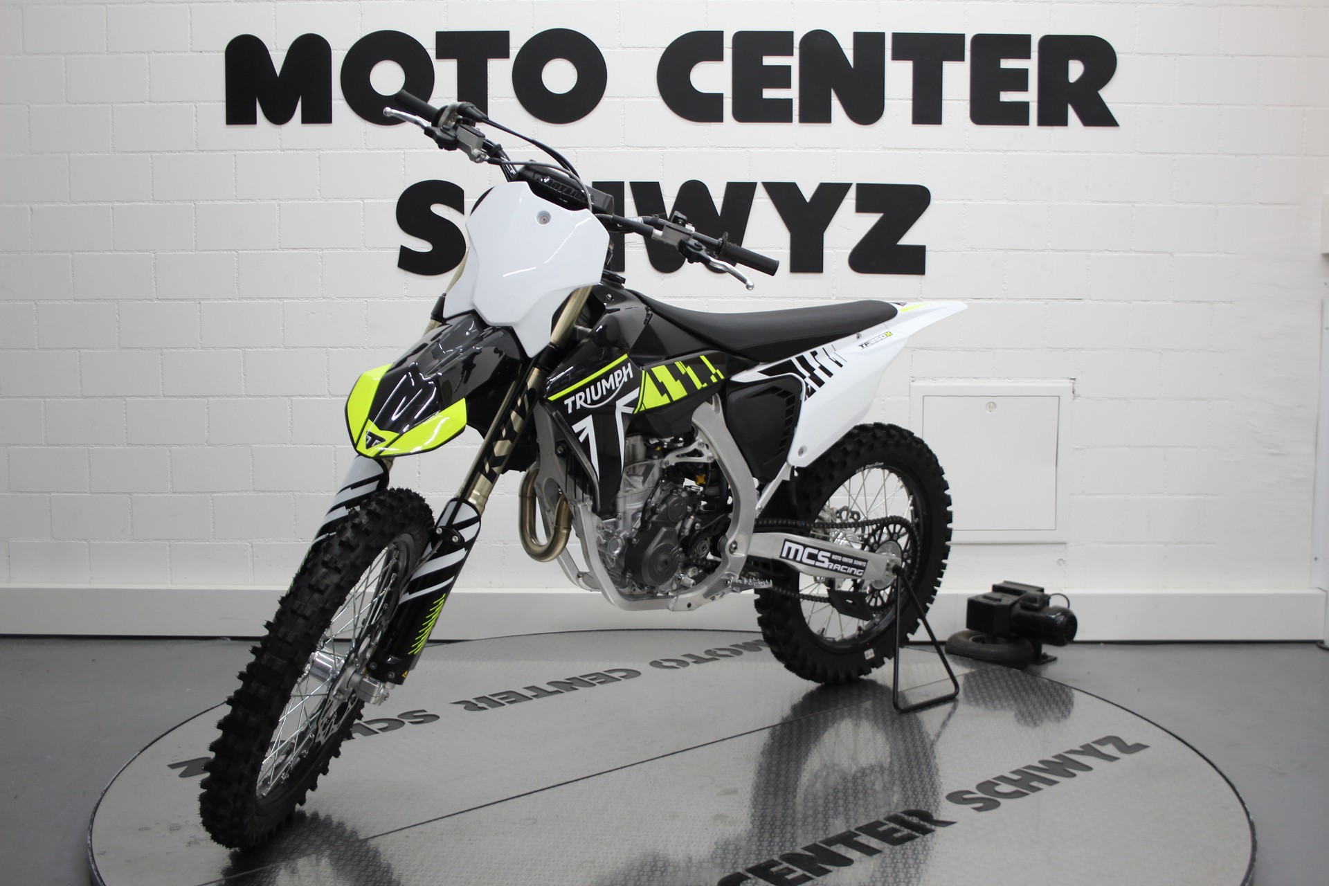 TRIUMPH TF 250-X-image-3