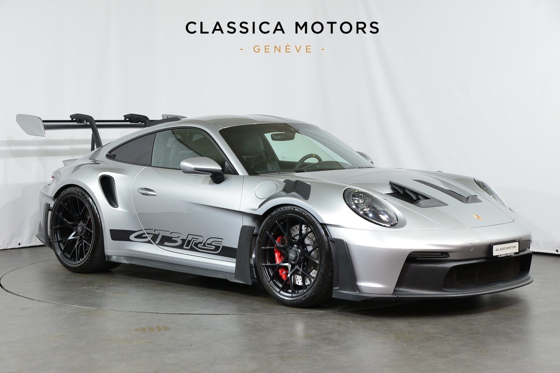 PORSCHE 911 GT3 RS-showroom-element-1