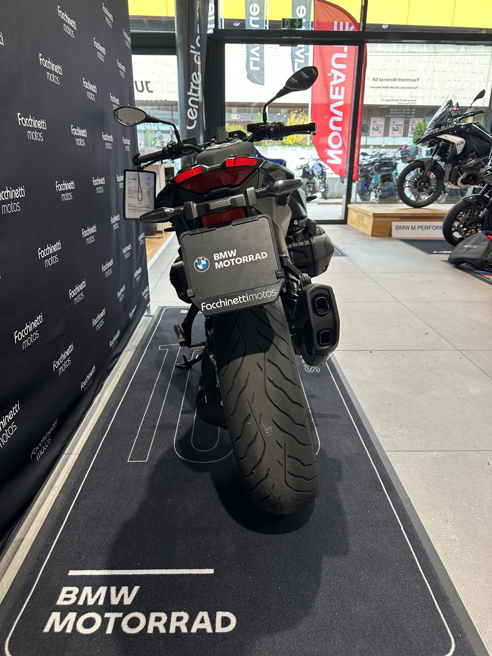 BMW R 1300 R-image-2